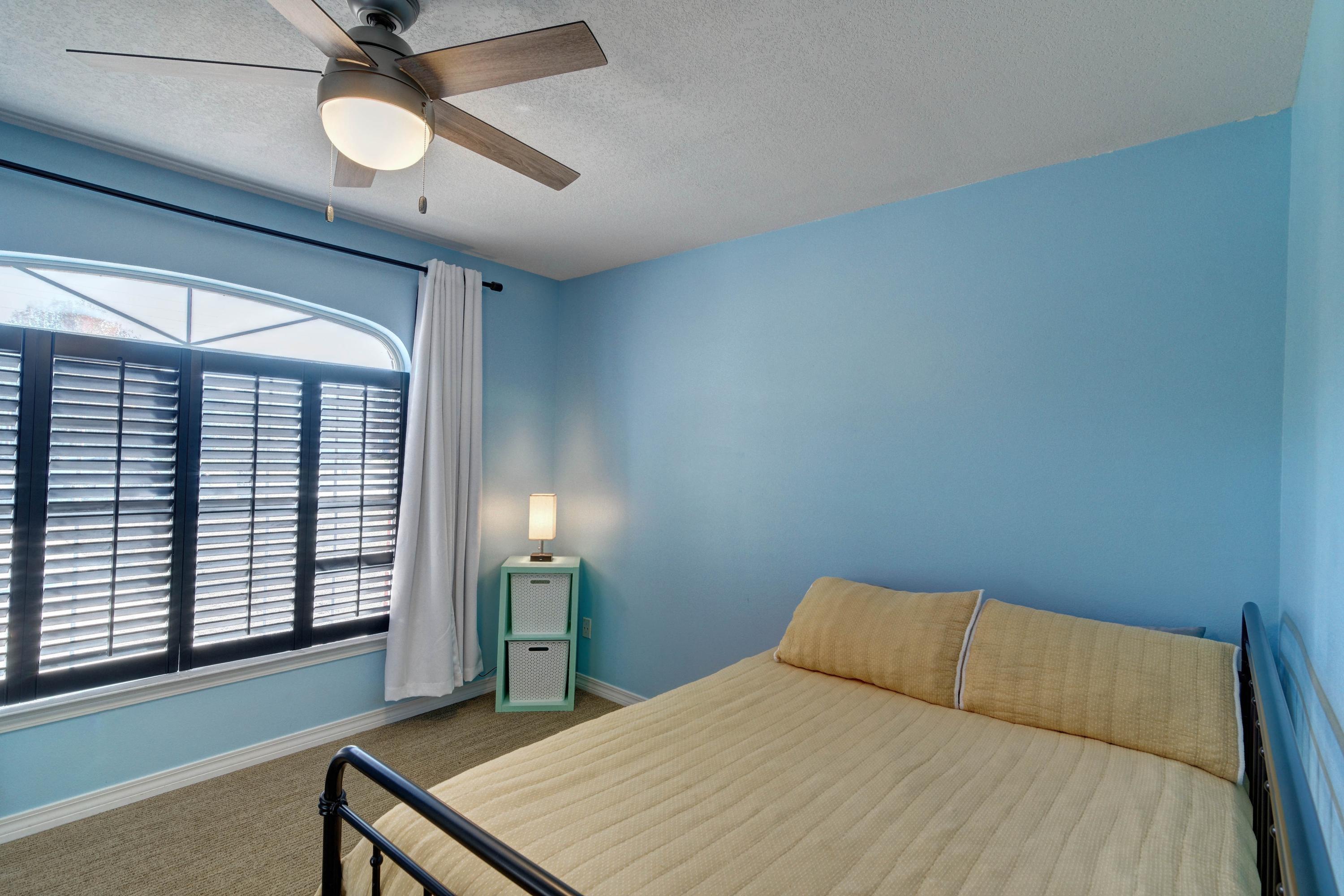 HICKORY SHORES - Residential