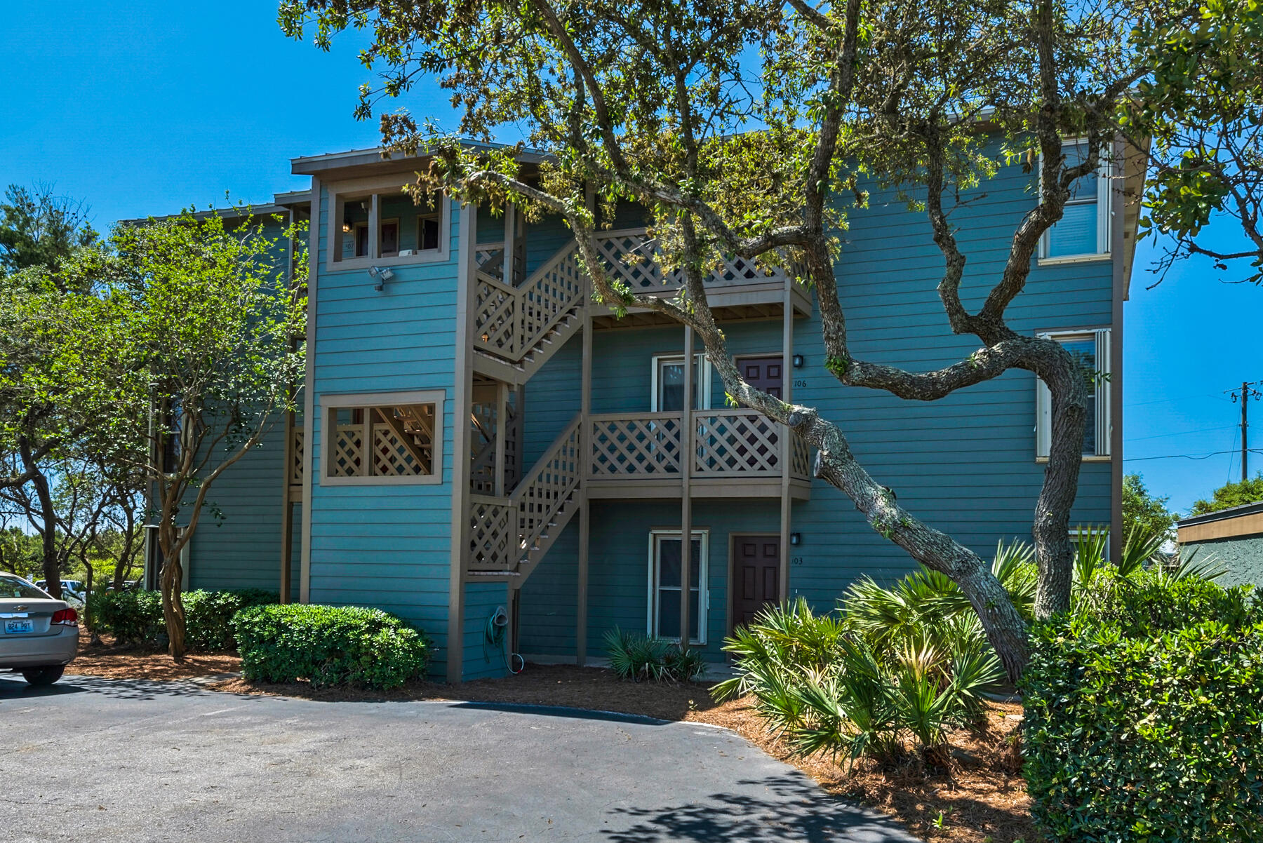 INLET DUNES CONDO PH 1 - Residential