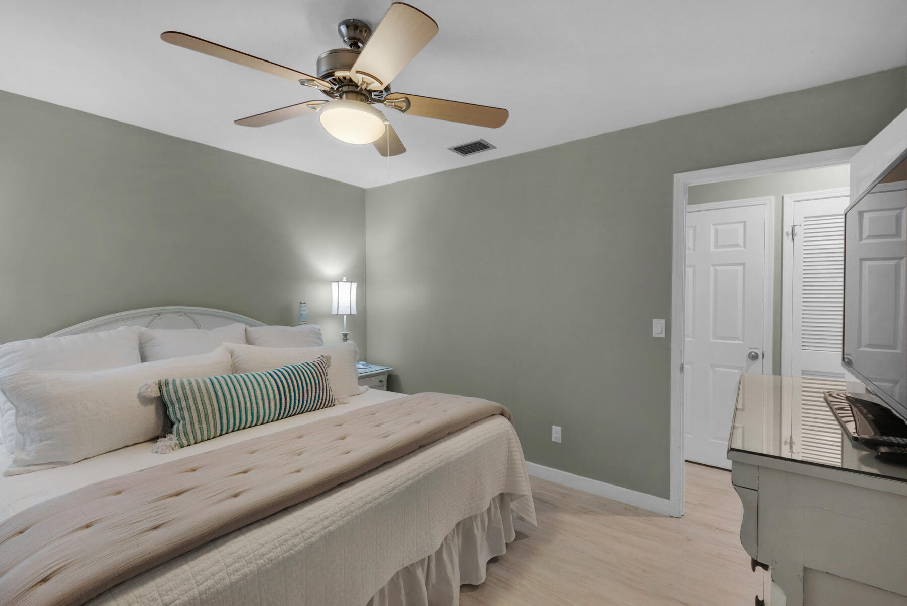 INLET DUNES CONDO PH 1 - Residential