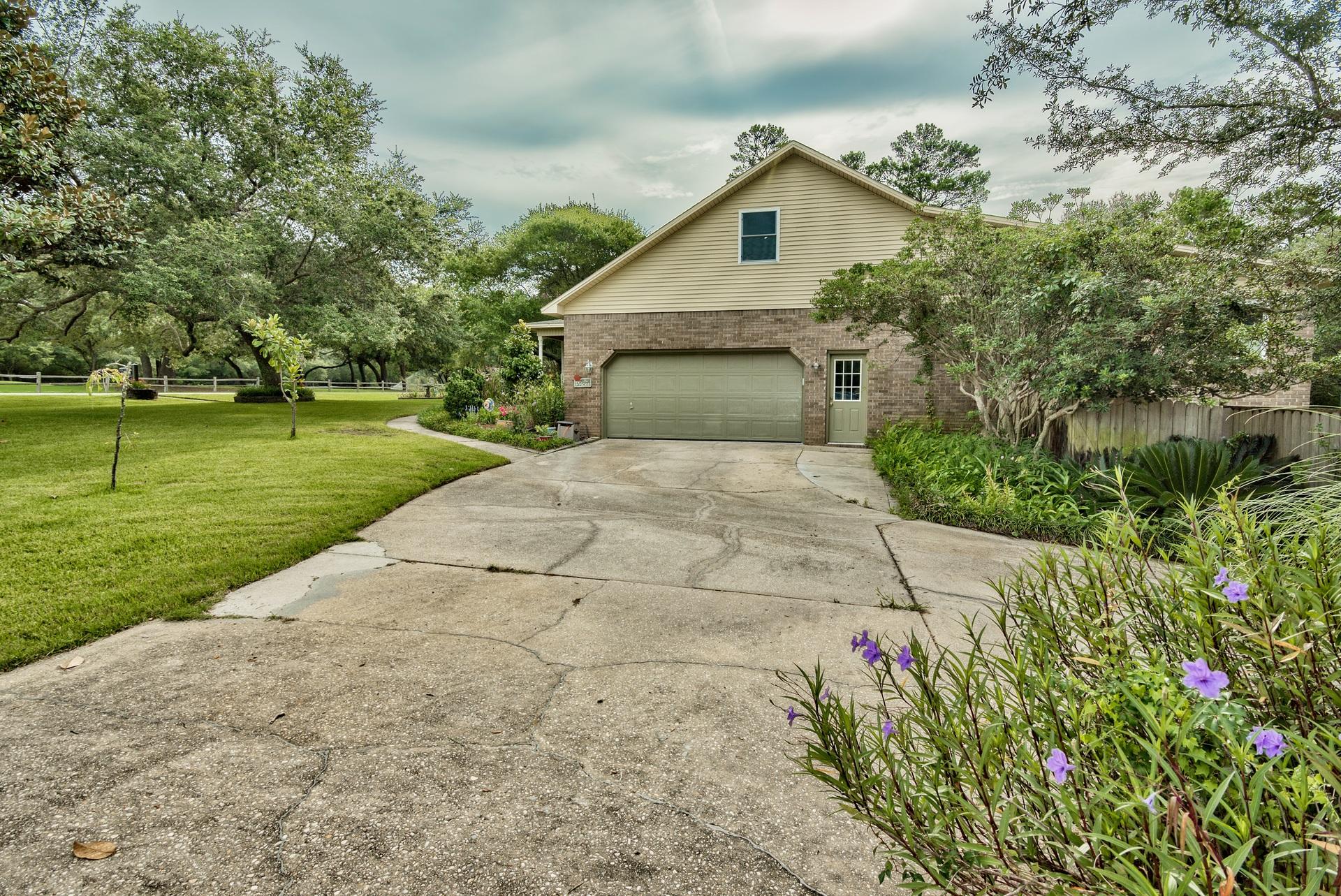 HOLLEY BY THE SEA - Residential