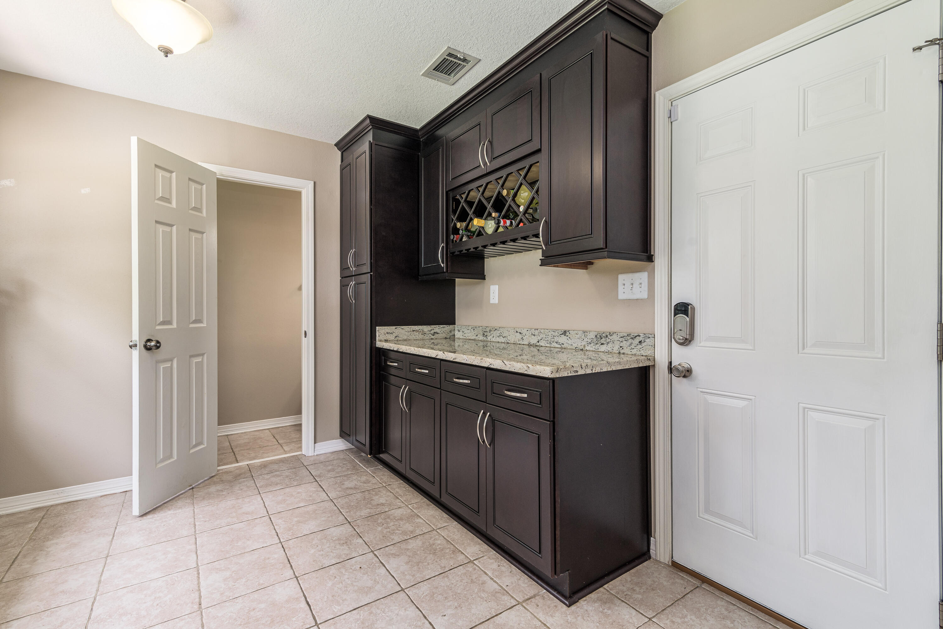 LAKE CHARLENE - Residential