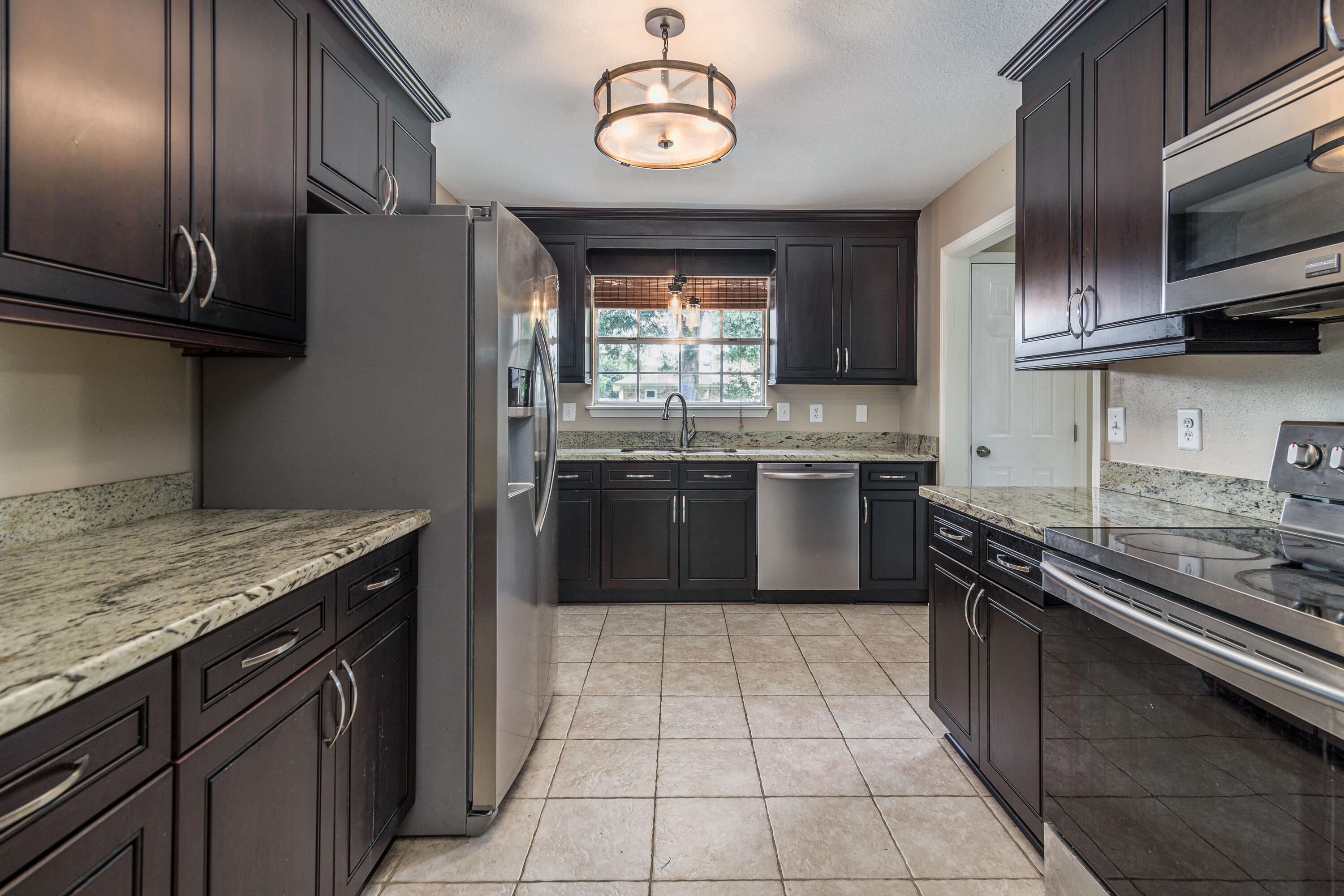 LAKE CHARLENE - Residential