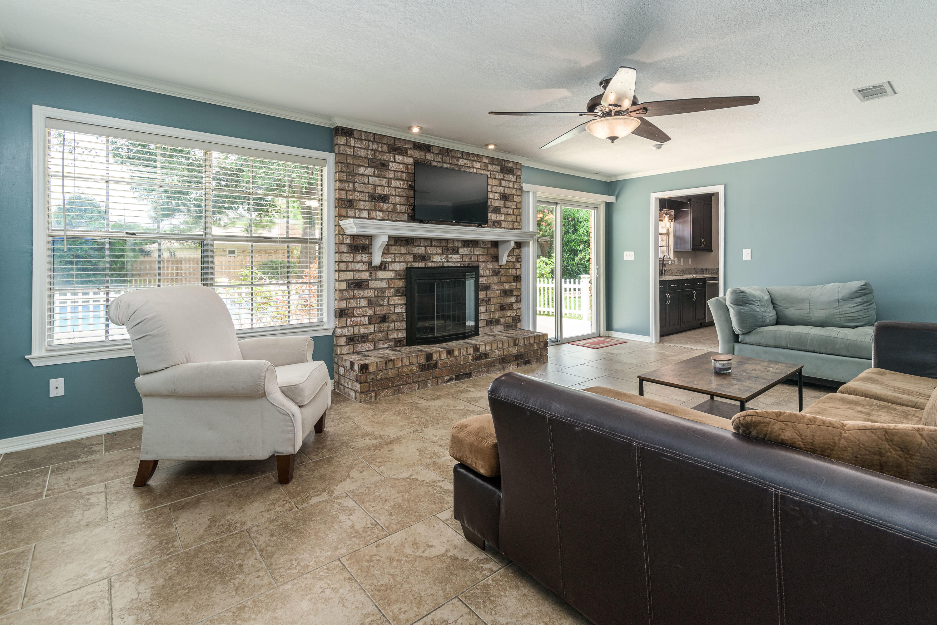 LAKE CHARLENE - Residential