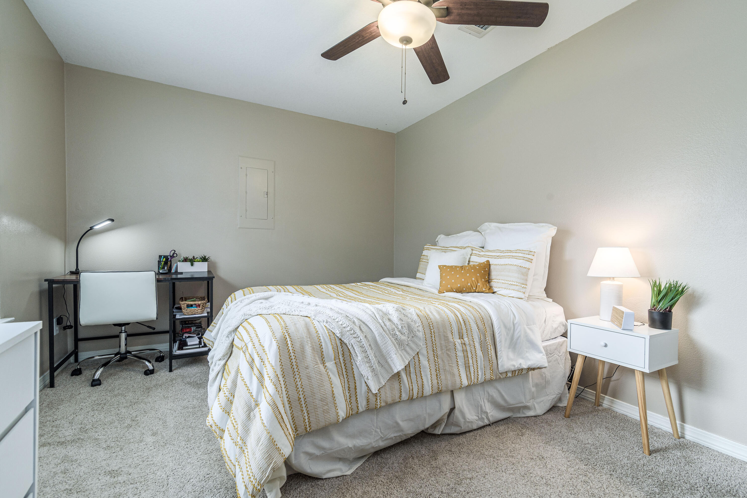 LAKE CHARLENE - Residential