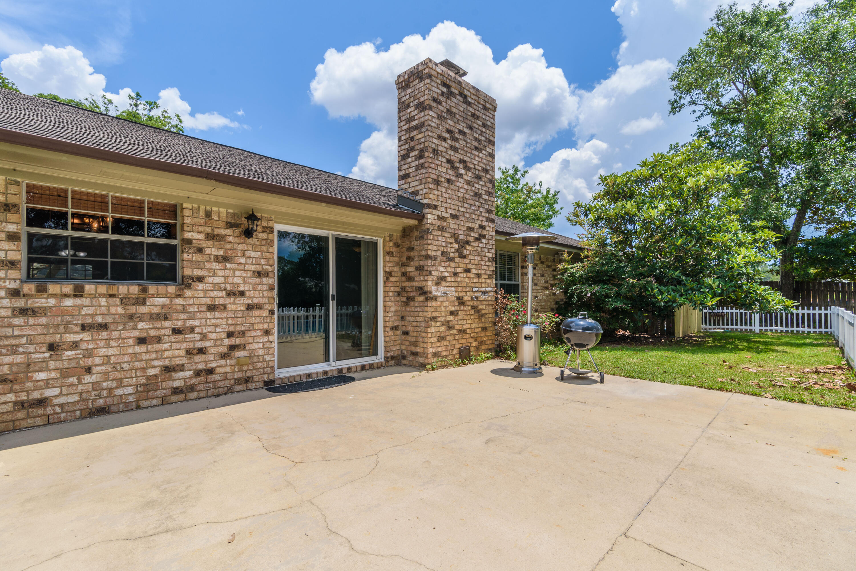 LAKE CHARLENE - Residential