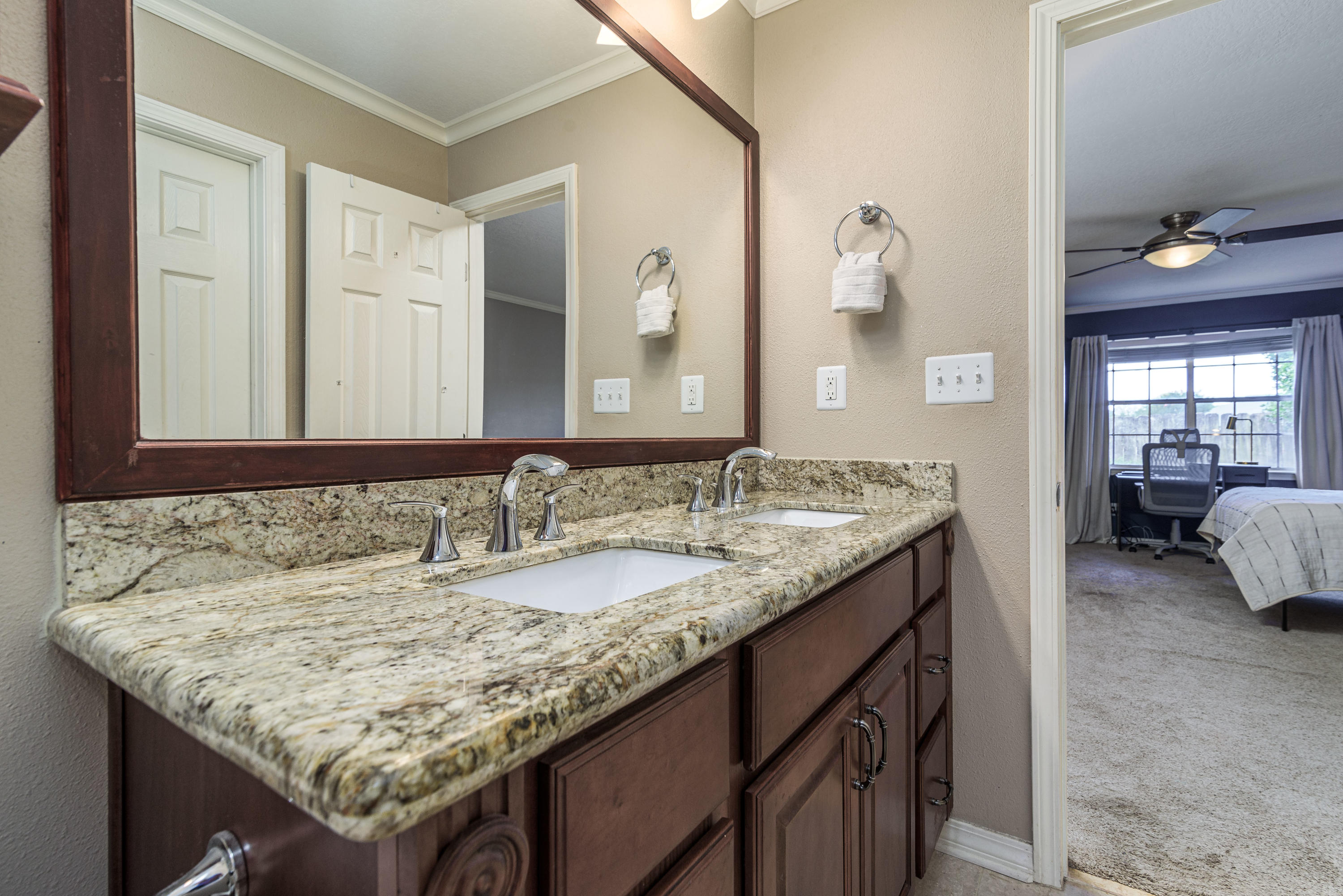 LAKE CHARLENE - Residential