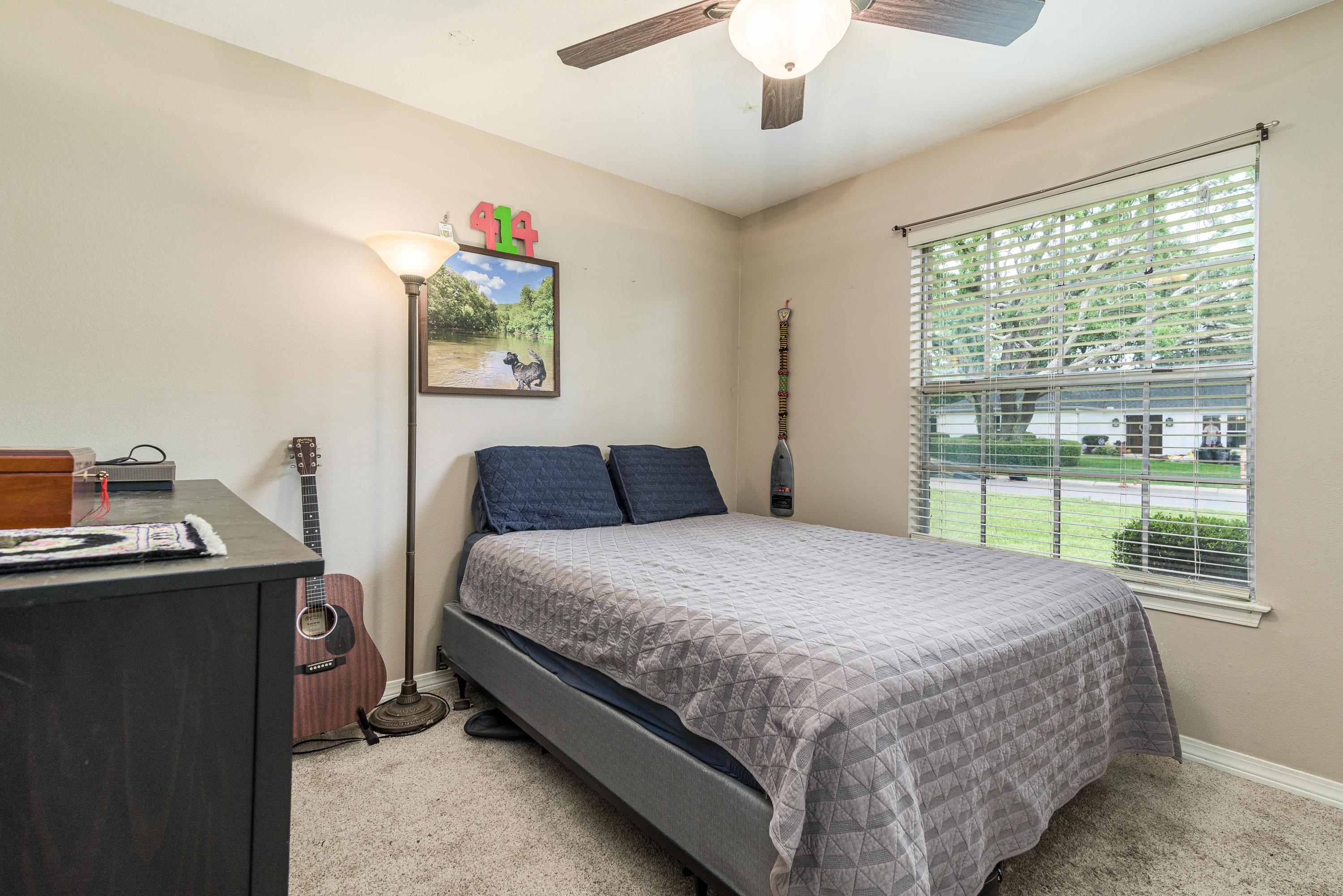 LAKE CHARLENE - Residential