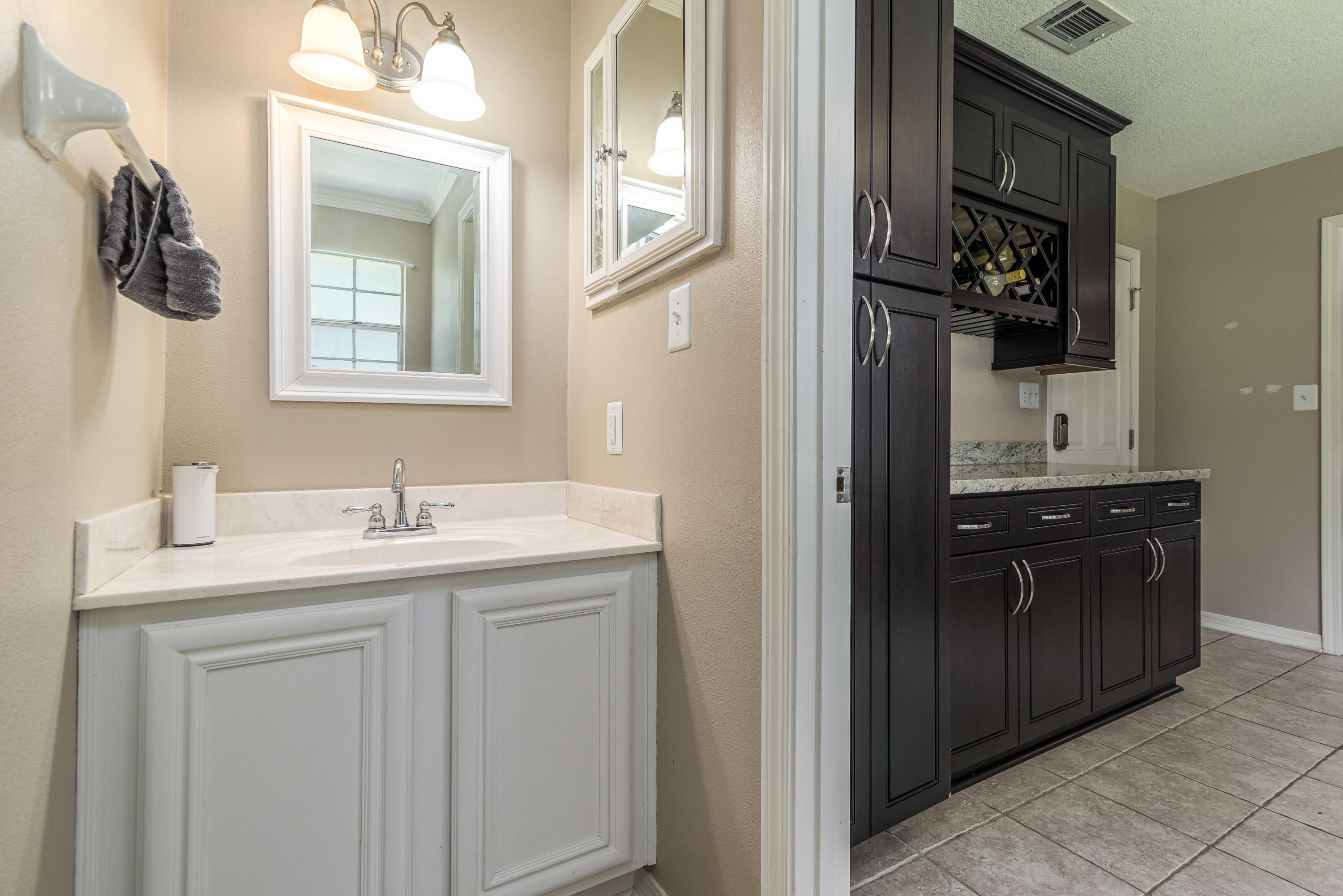 LAKE CHARLENE - Residential