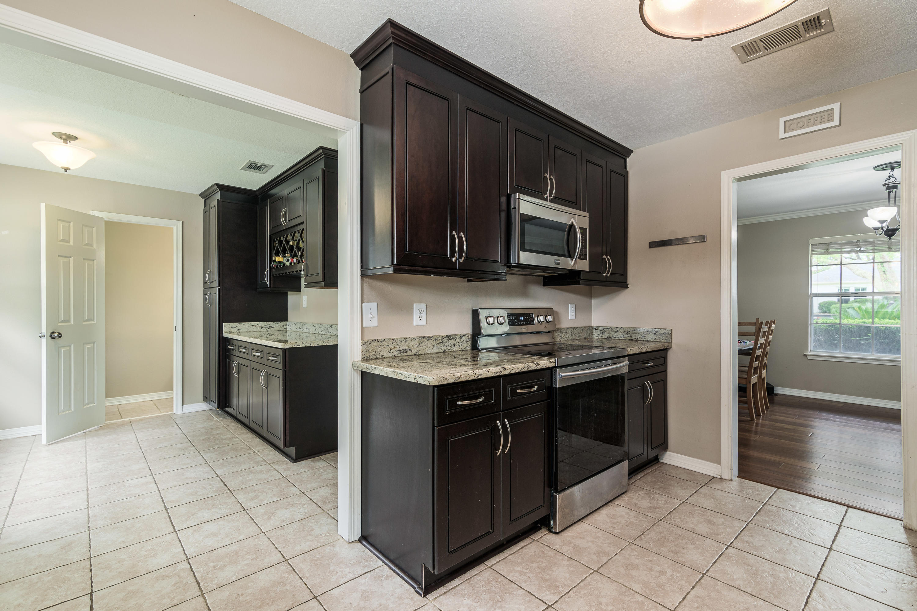 LAKE CHARLENE - Residential