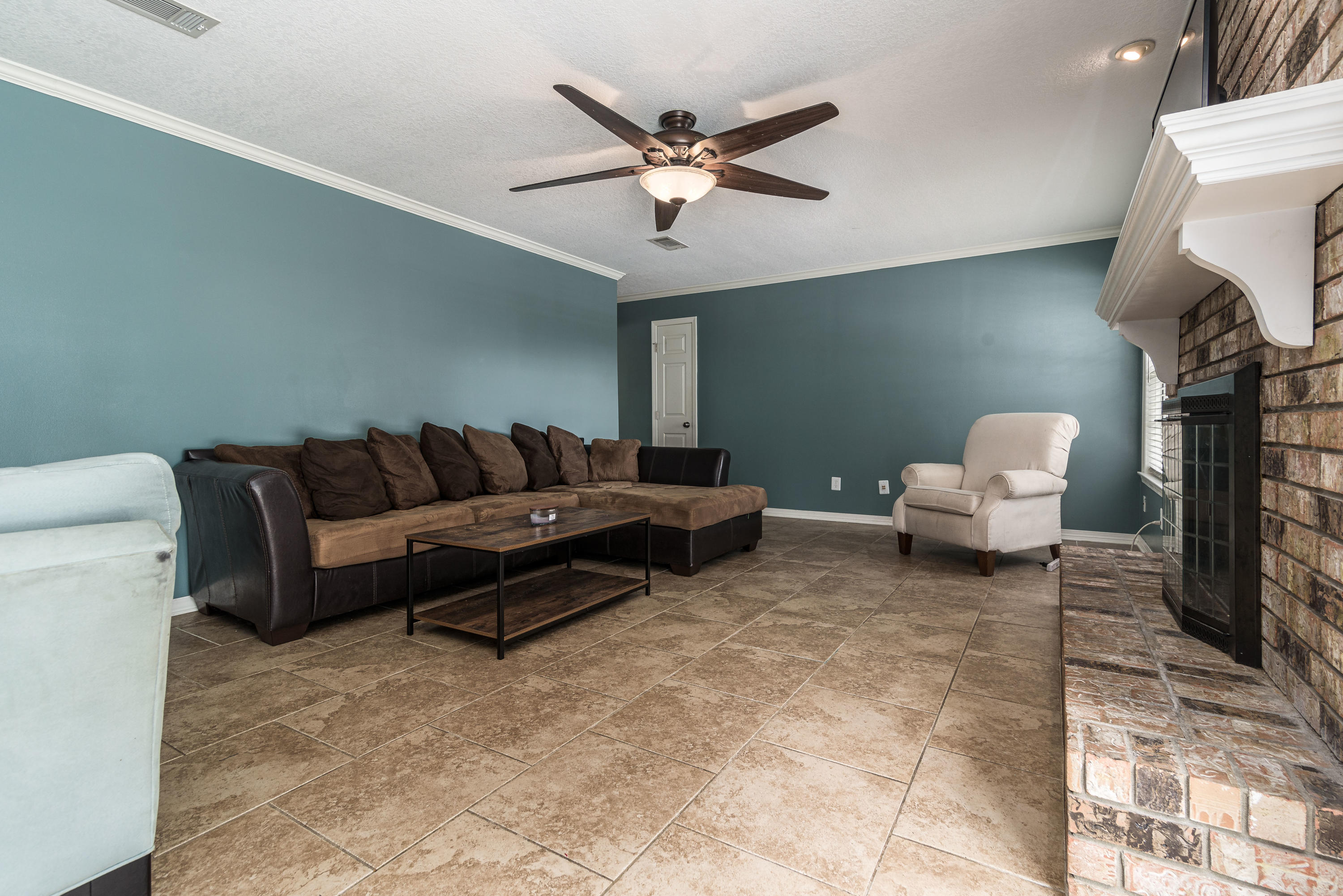 LAKE CHARLENE - Residential