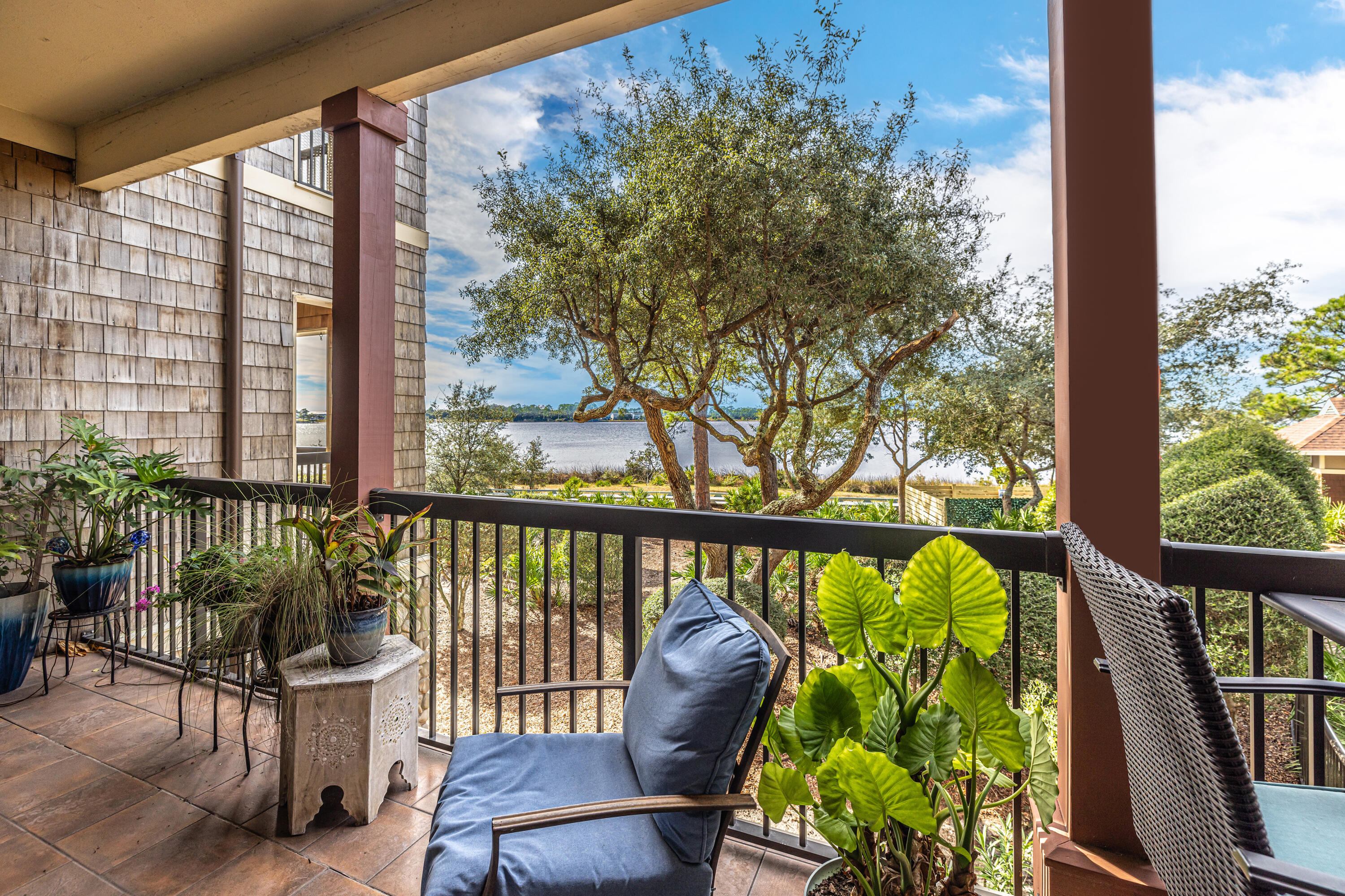 WILD HERON LAKESIDE LODGE - Residential