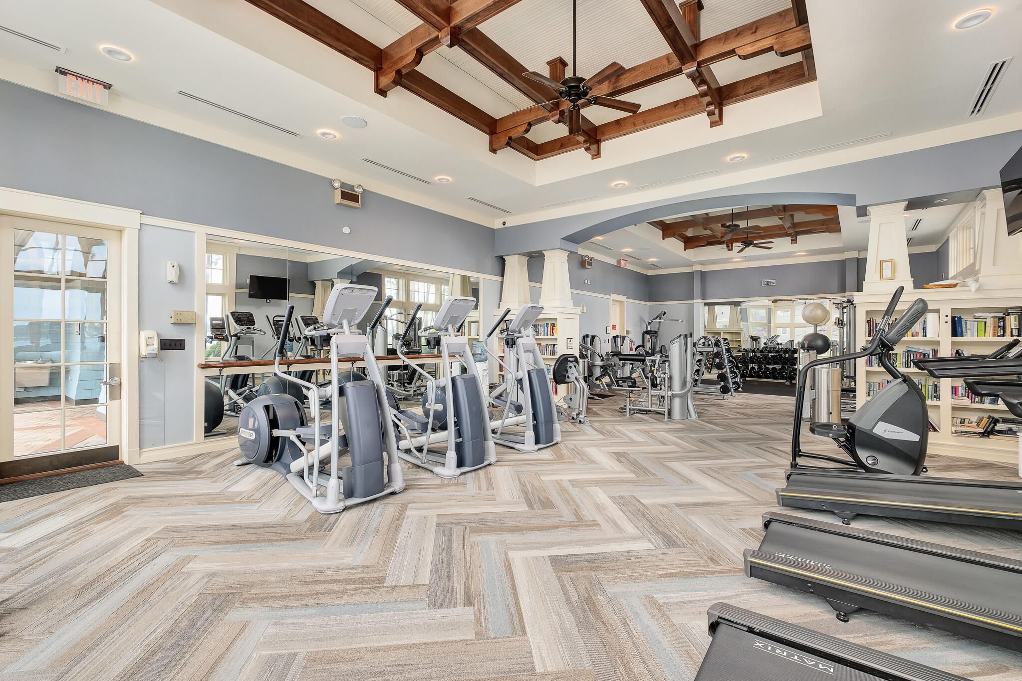 WILD HERON LAKESIDE LODGE - Residential