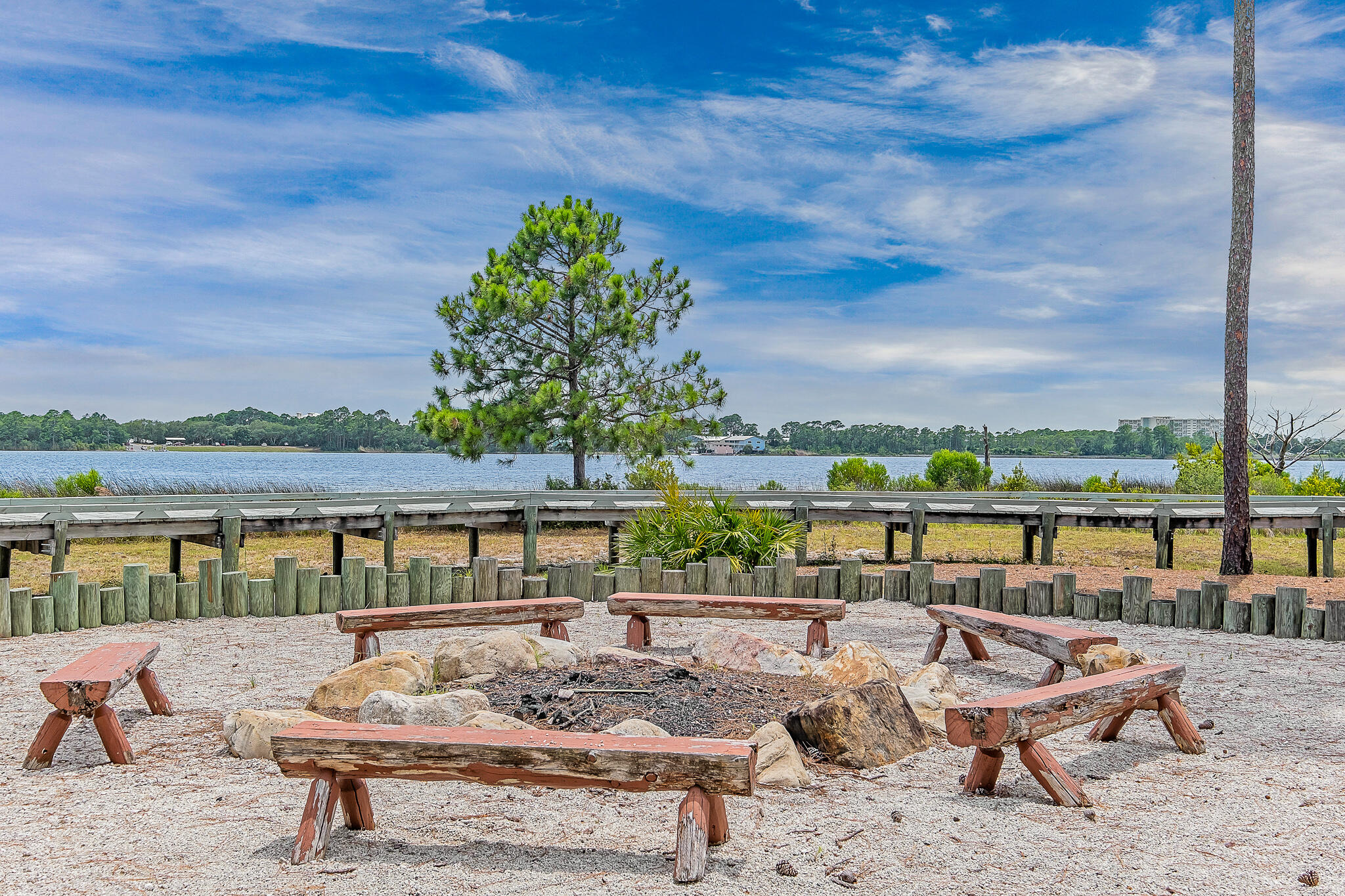 WILD HERON LAKESIDE LODGE - Residential