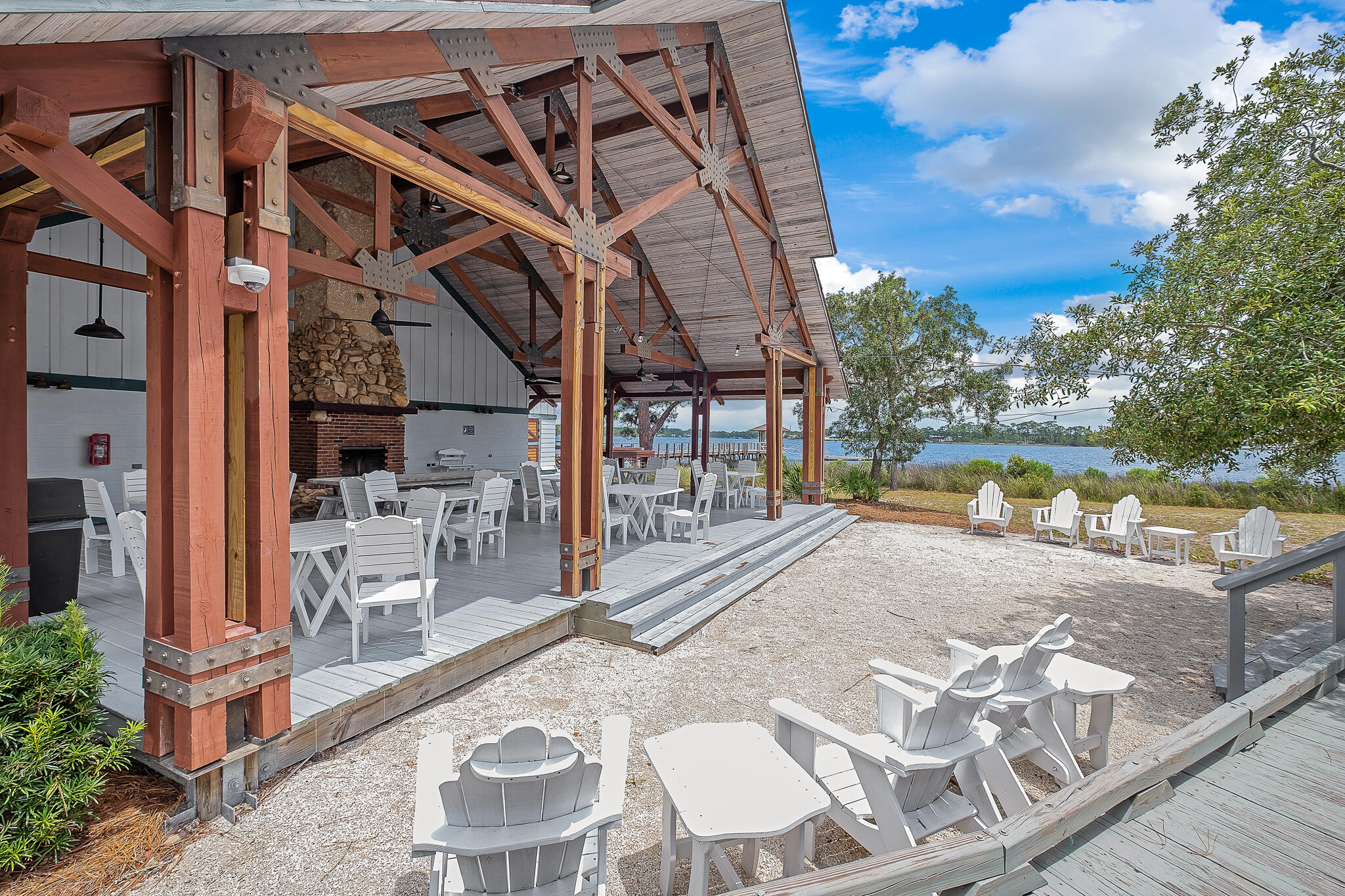 WILD HERON LAKESIDE LODGE - Residential