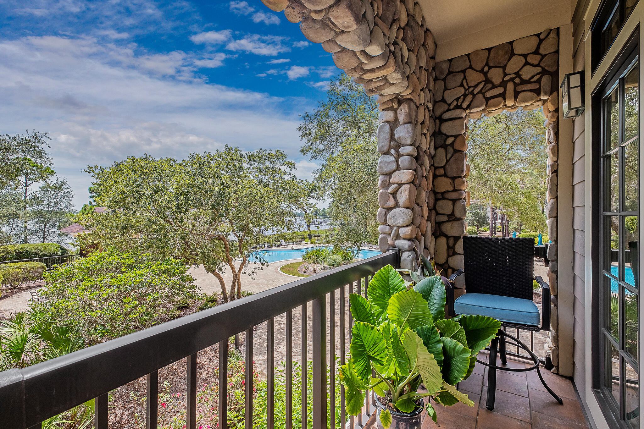 WILD HERON LAKESIDE LODGE - Residential