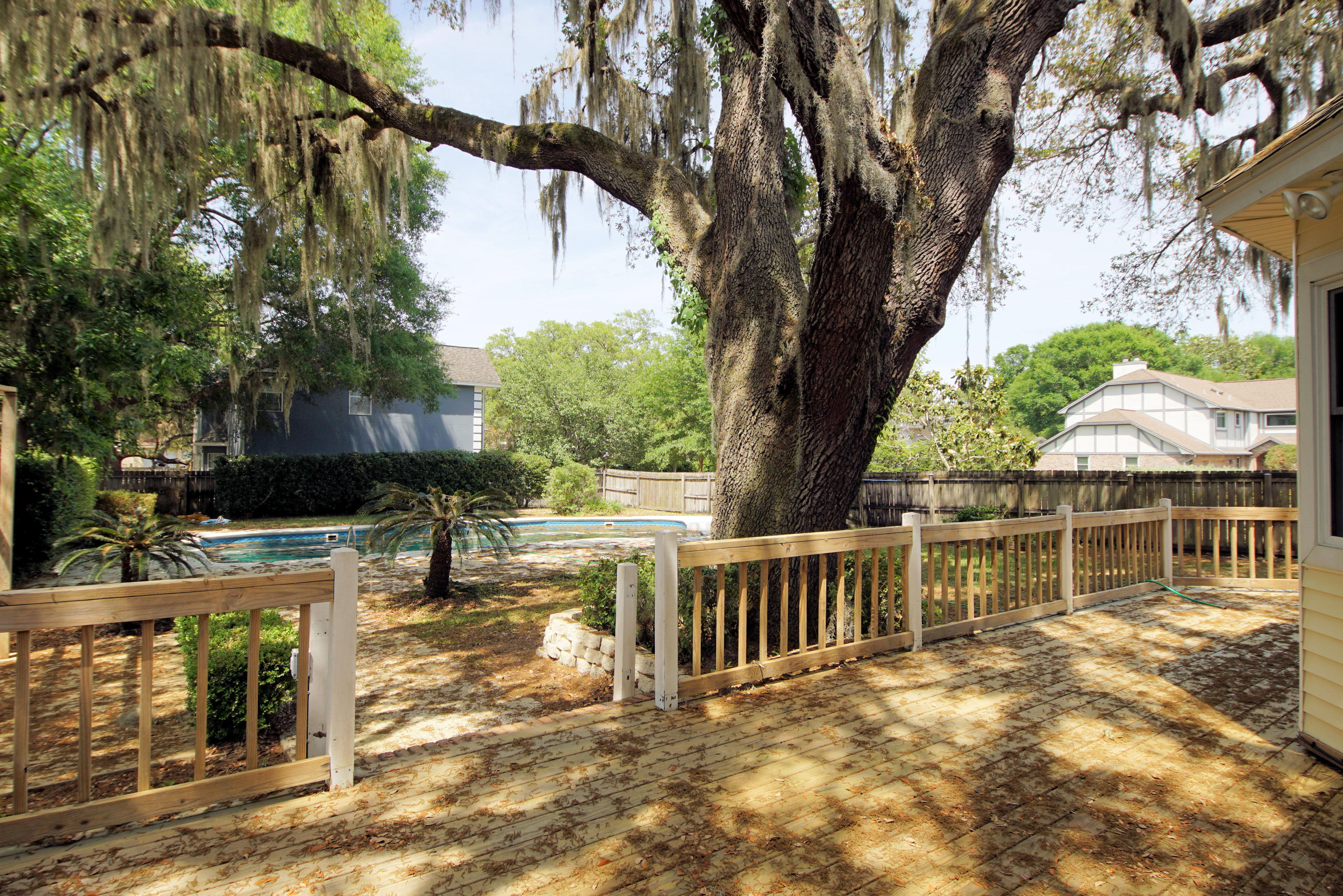 HANDS COVE - Residential