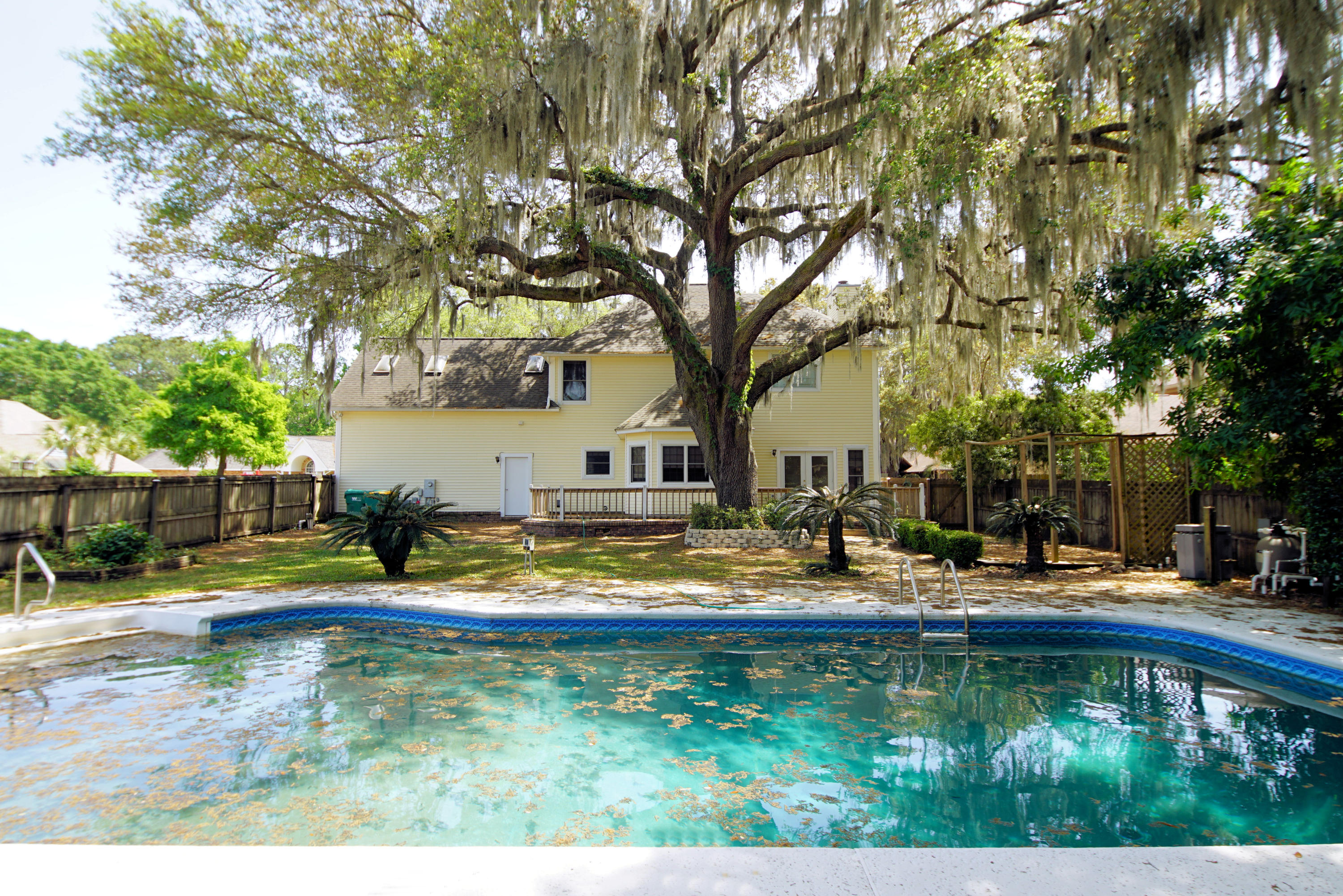 HANDS COVE - Residential