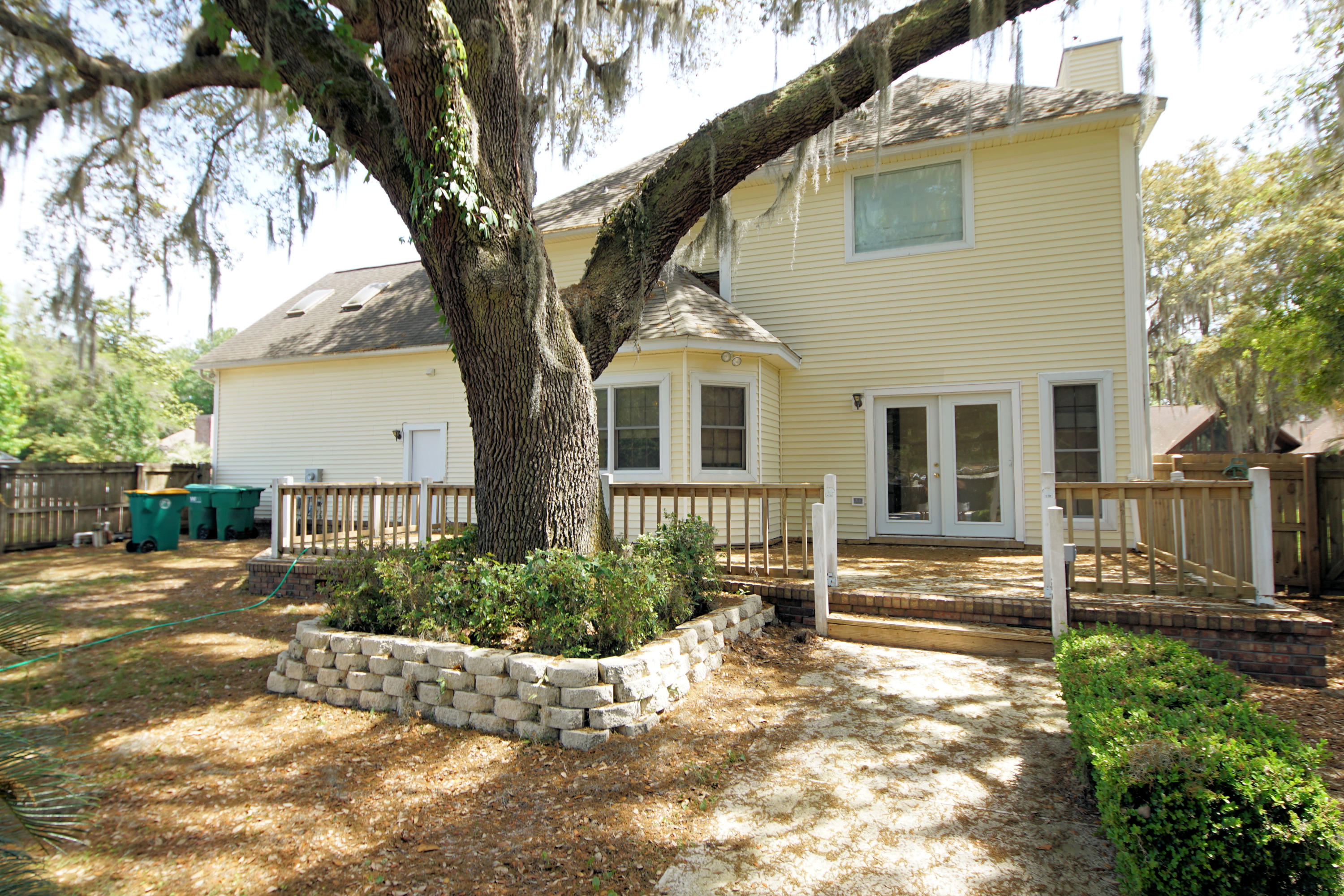 HANDS COVE - Residential