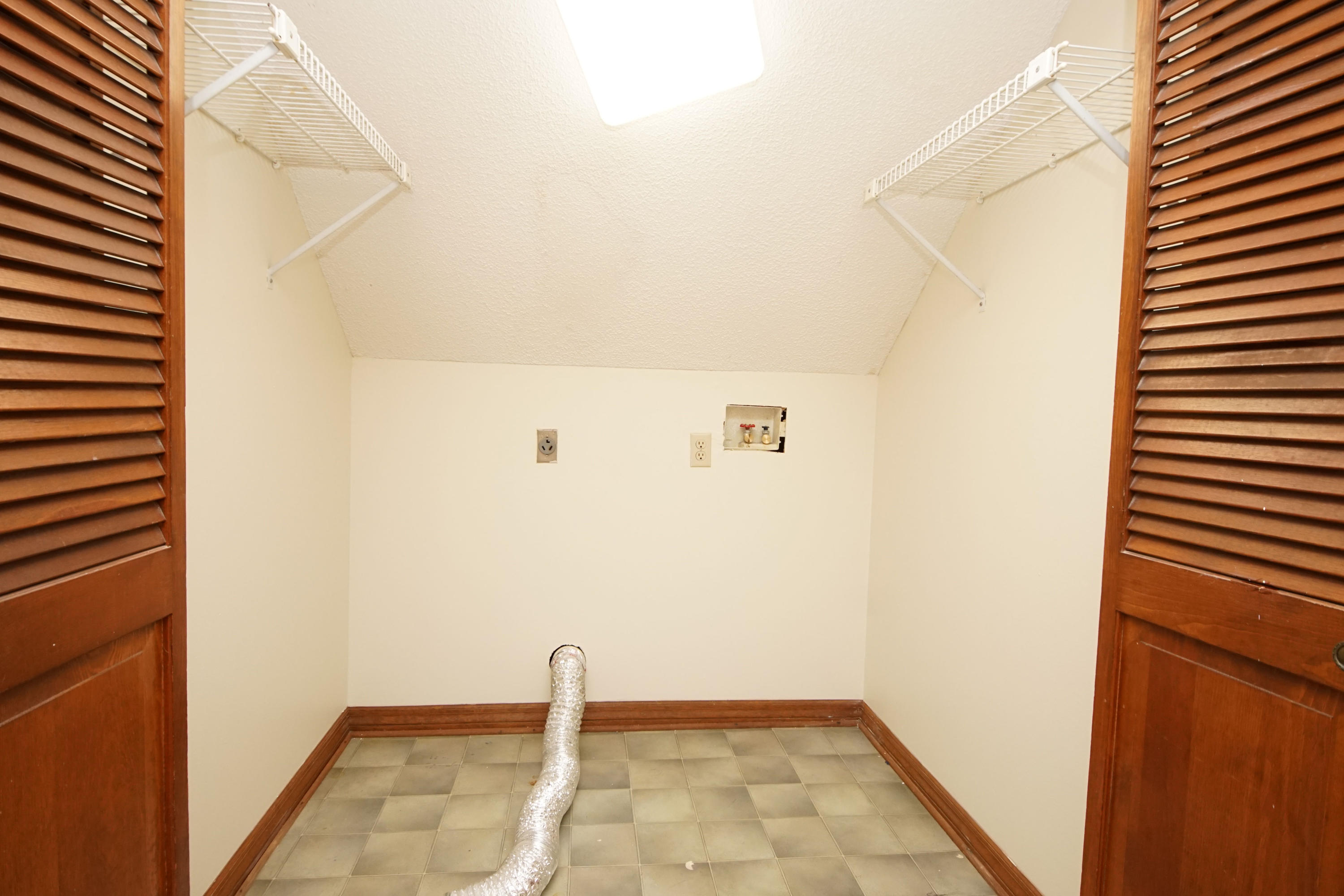 HANDS COVE - Residential