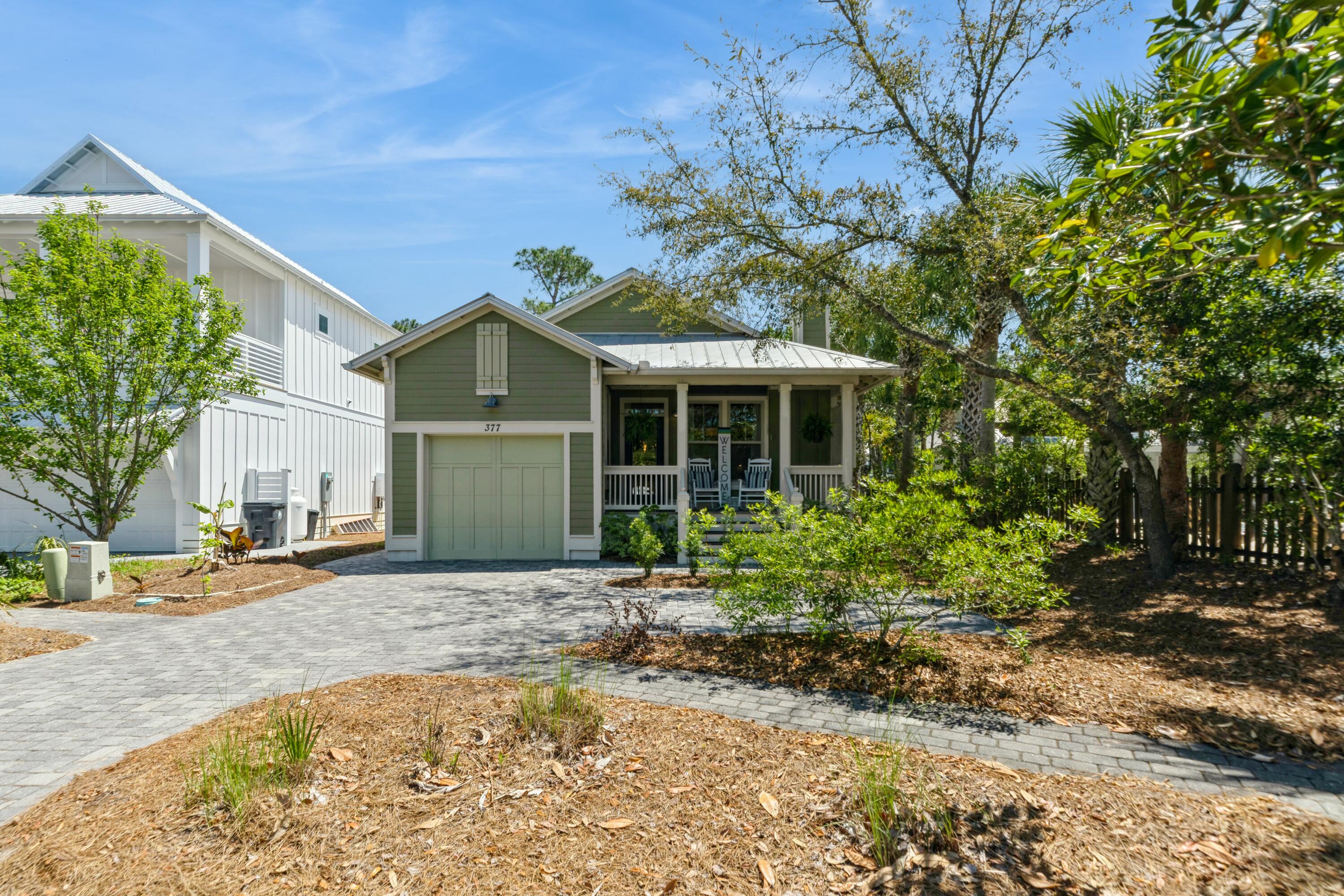 HIDDEN GROVE - Residential