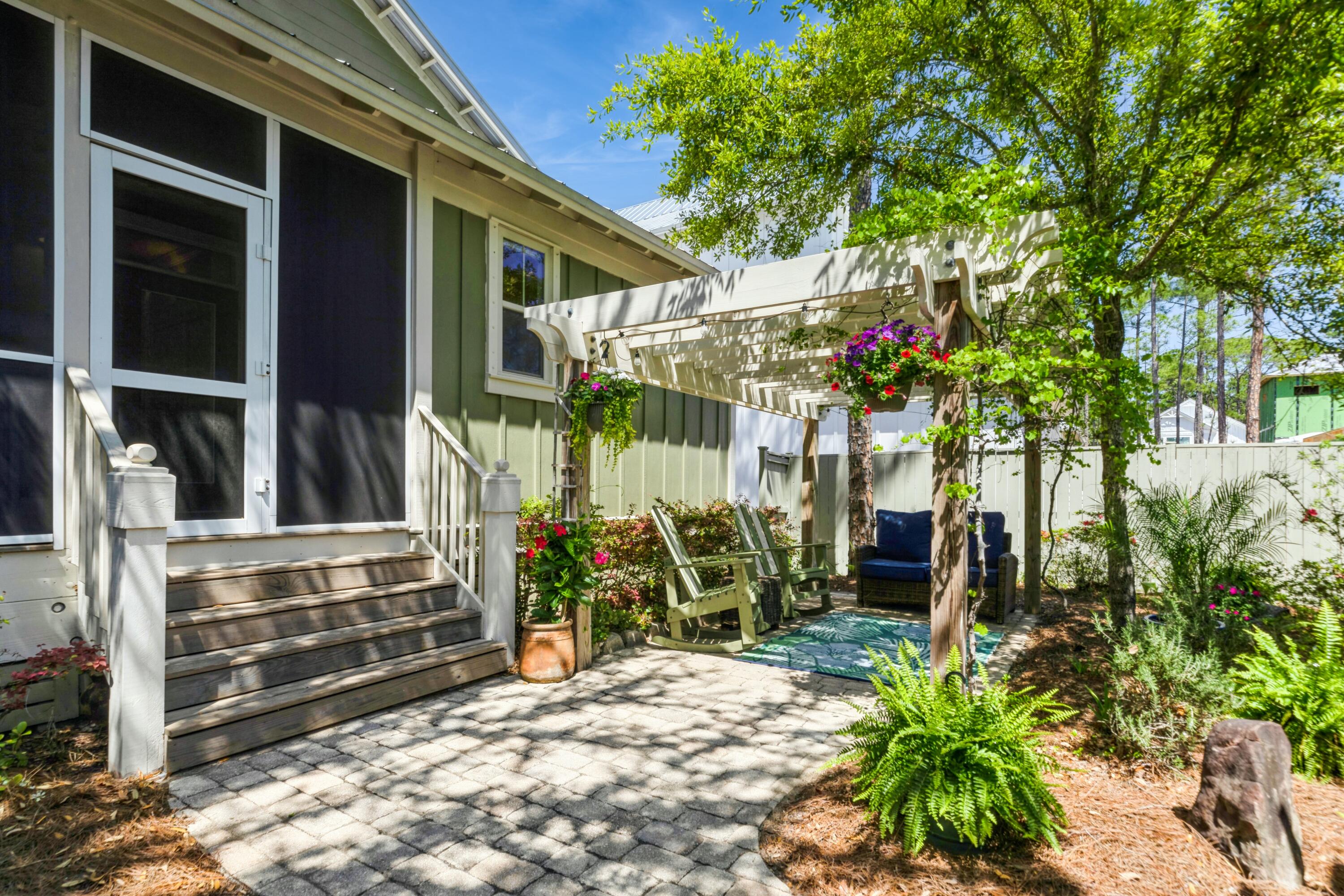 HIDDEN GROVE - Residential
