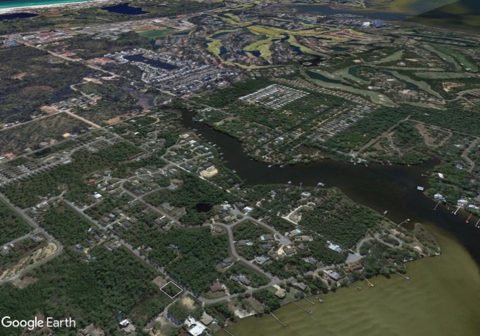 Corner lot in lovely neighborhood without an HOA. Located close to Sacred Heart Hospital, Publix, Wal Mart, Grand Boulevard, San Destin and the beautiful white beaches of South Walton.