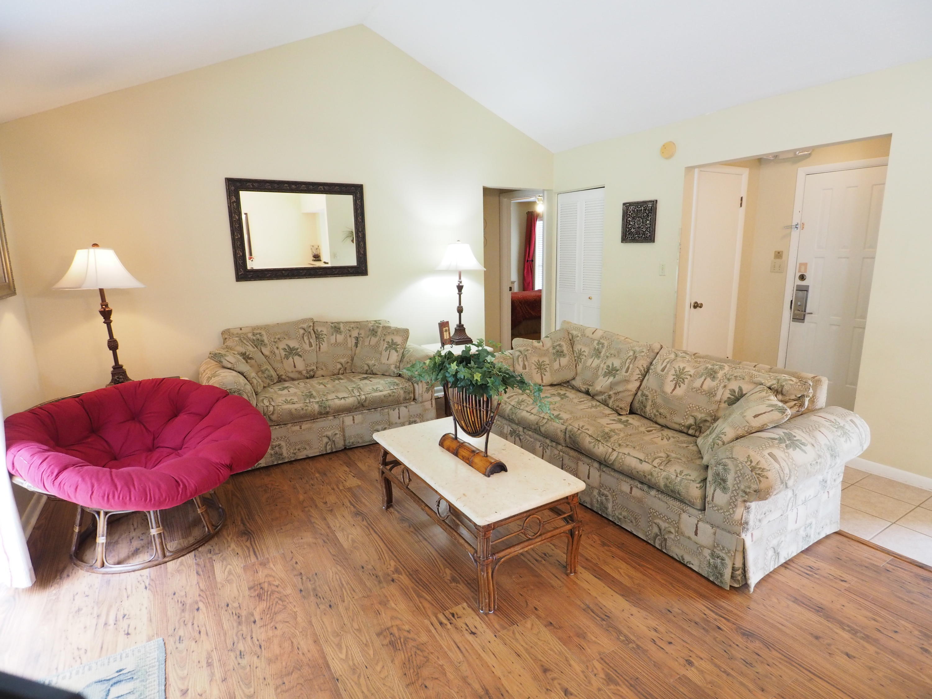 LINKSIDE VILLAGE UNIT 1 - Residential