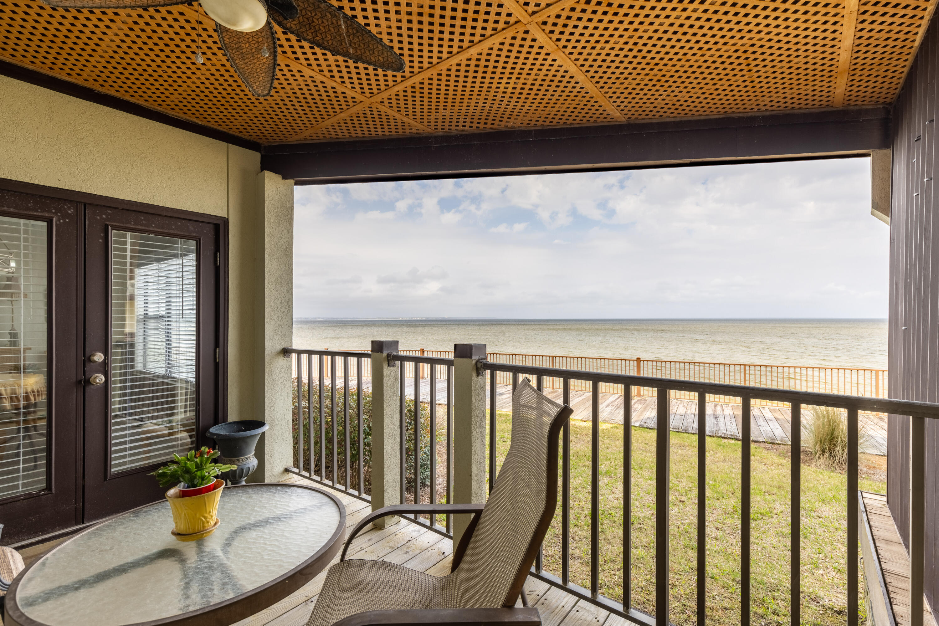 BAYBRIDGE CONDO - Residential