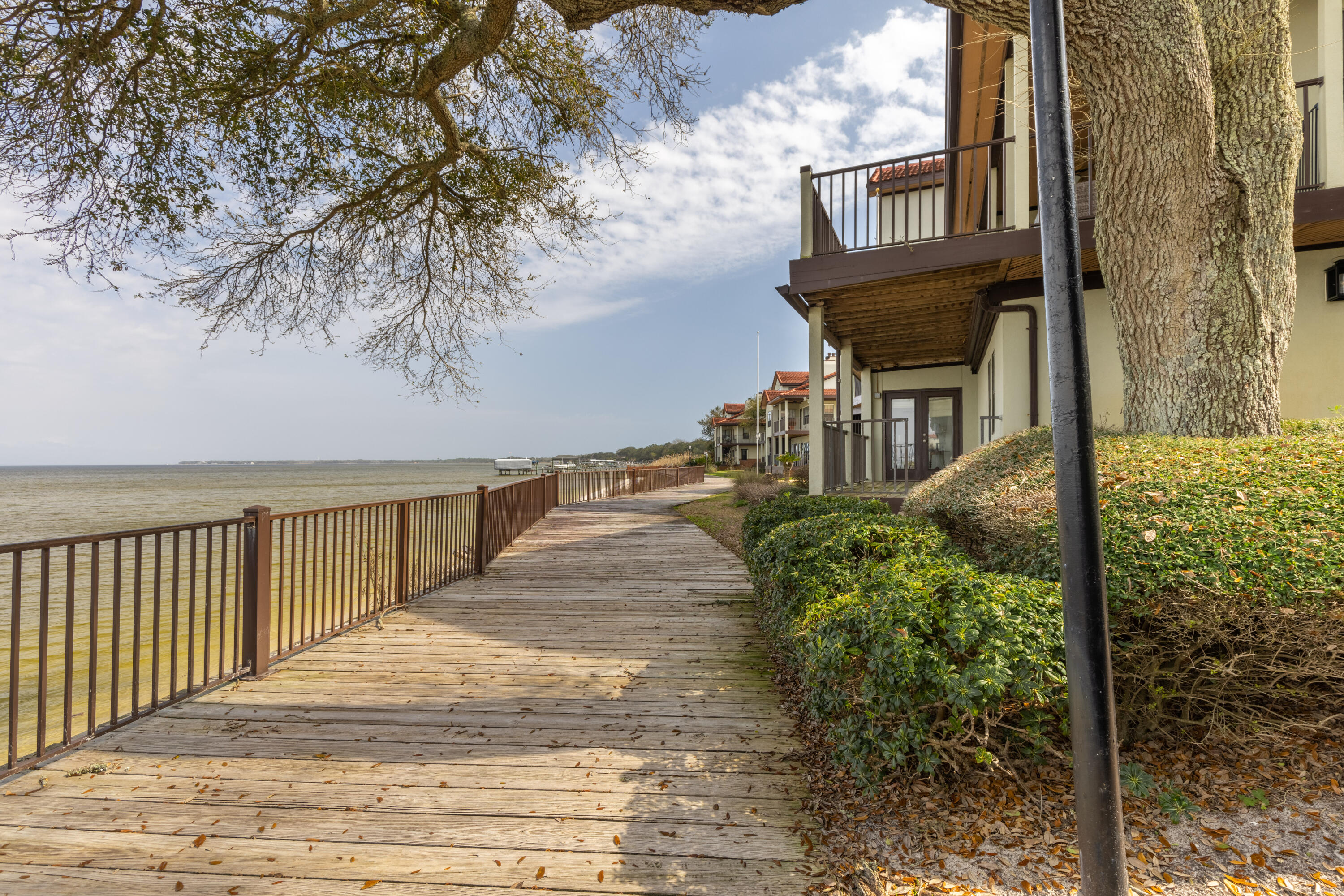 BAYBRIDGE CONDO - Residential