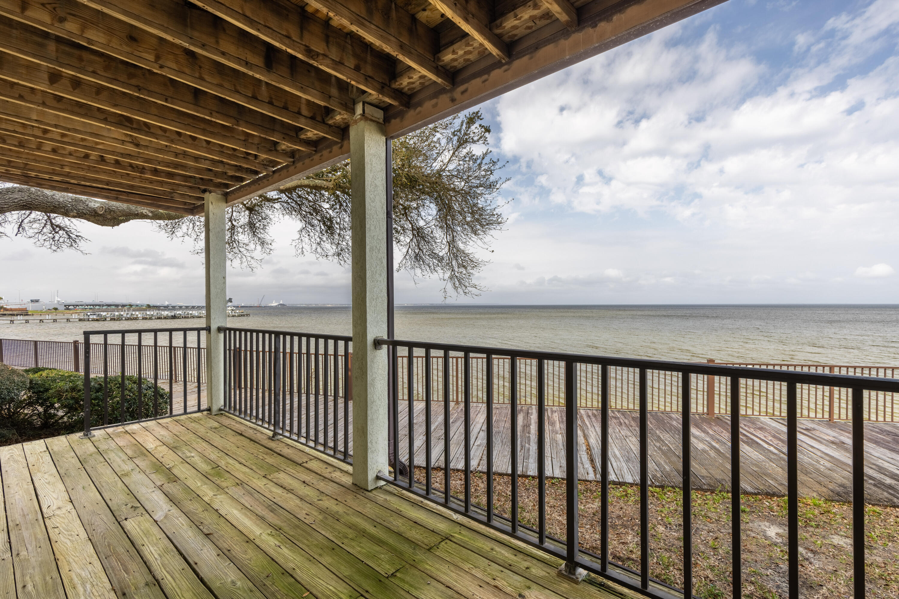 BAYBRIDGE CONDO - Residential