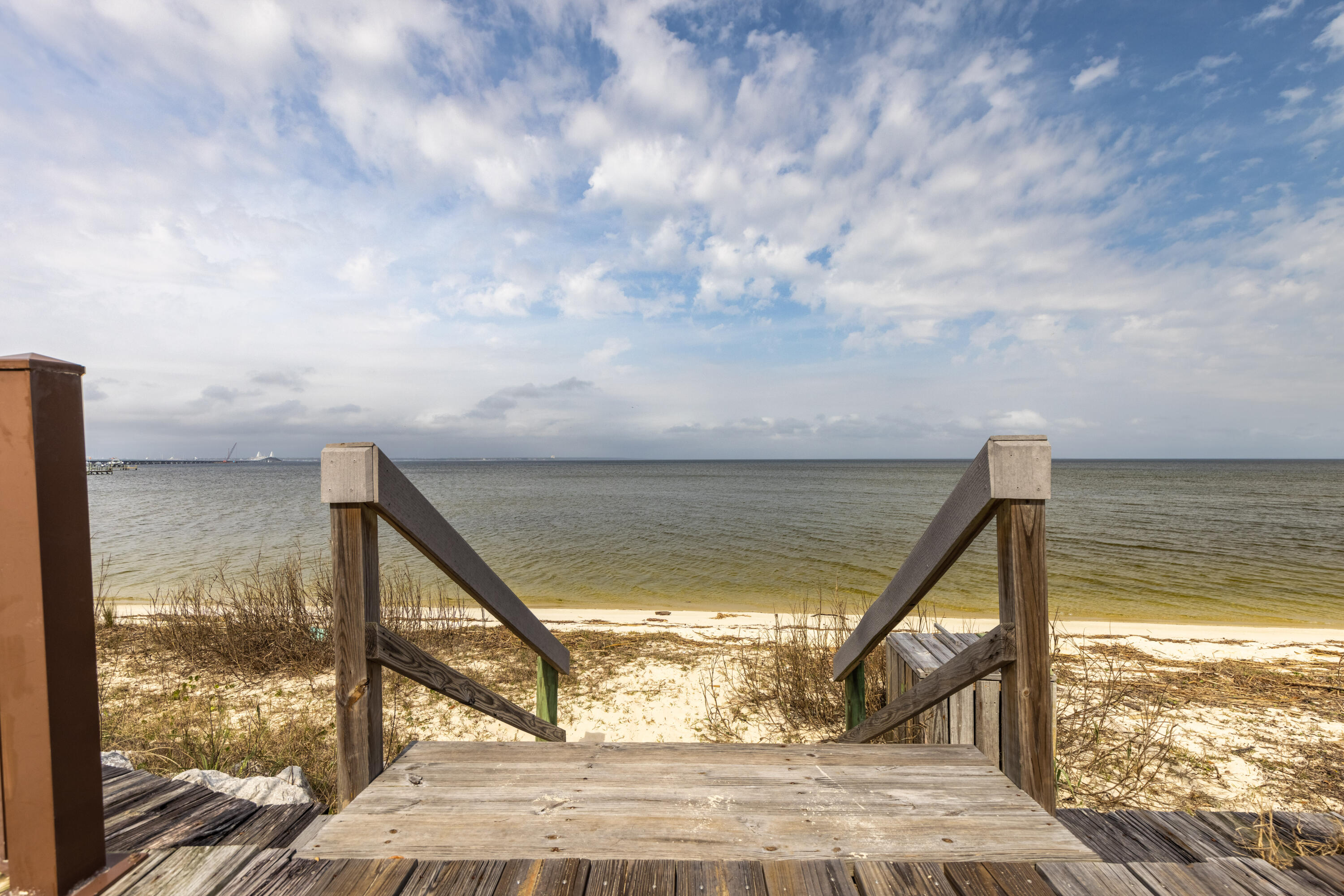 BAYBRIDGE CONDO - Residential