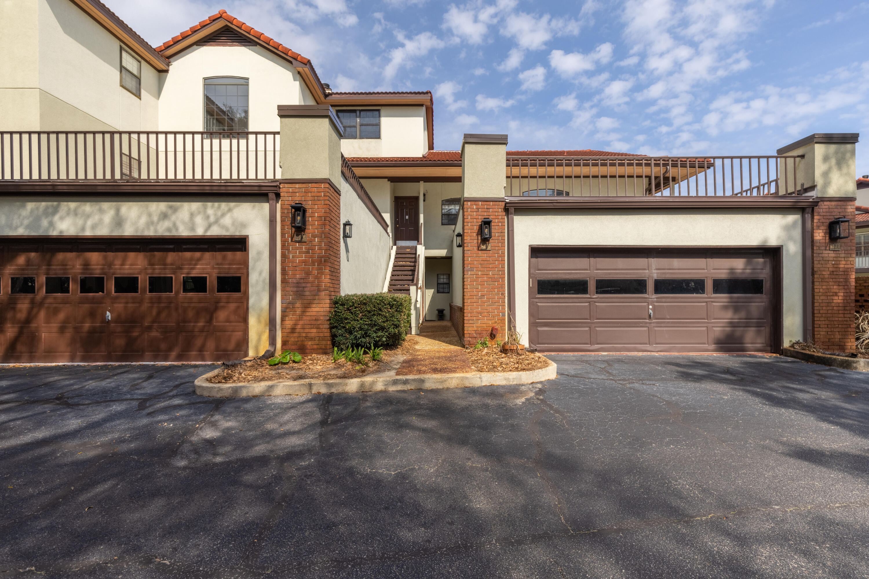 BAYBRIDGE CONDO - Residential