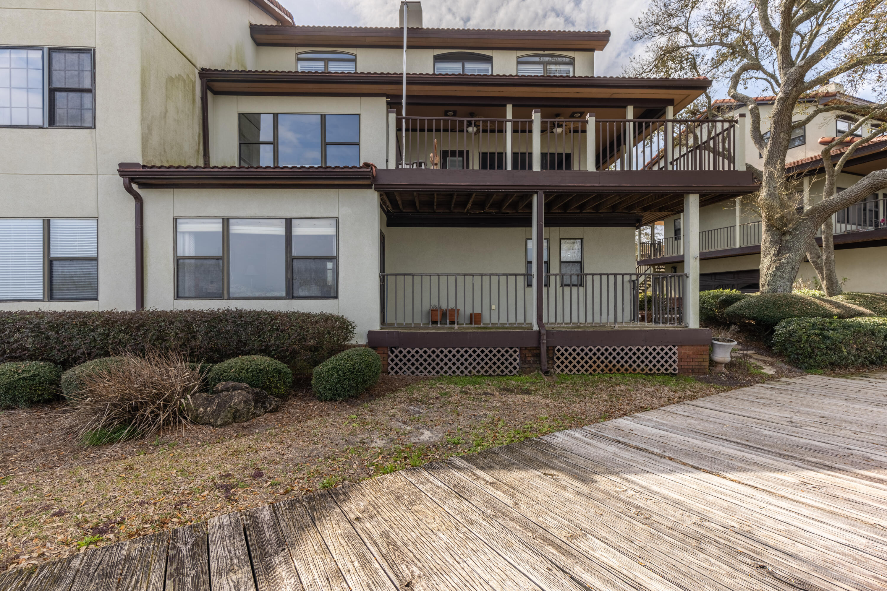 BAYBRIDGE CONDO - Residential