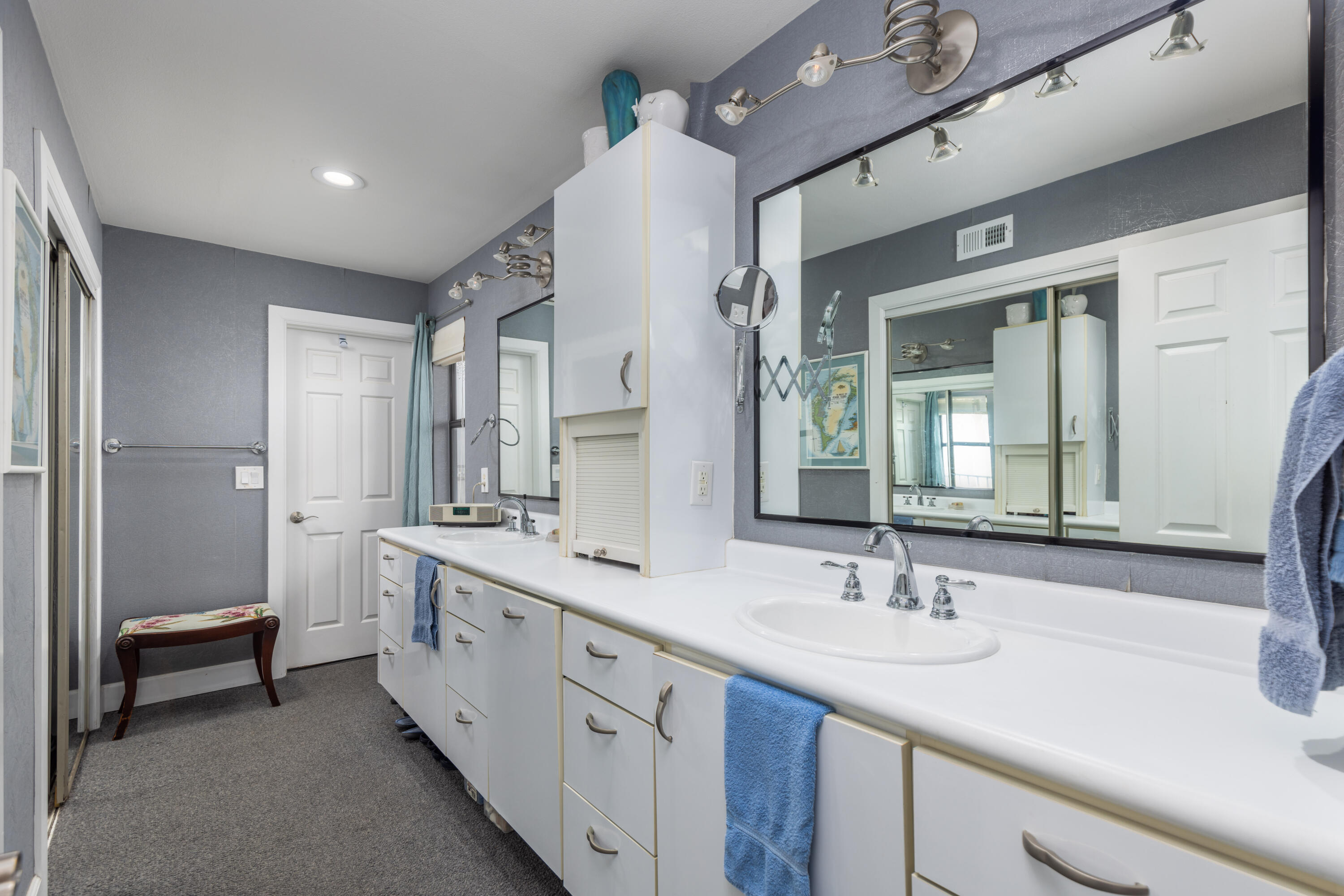 BAYBRIDGE CONDO - Residential