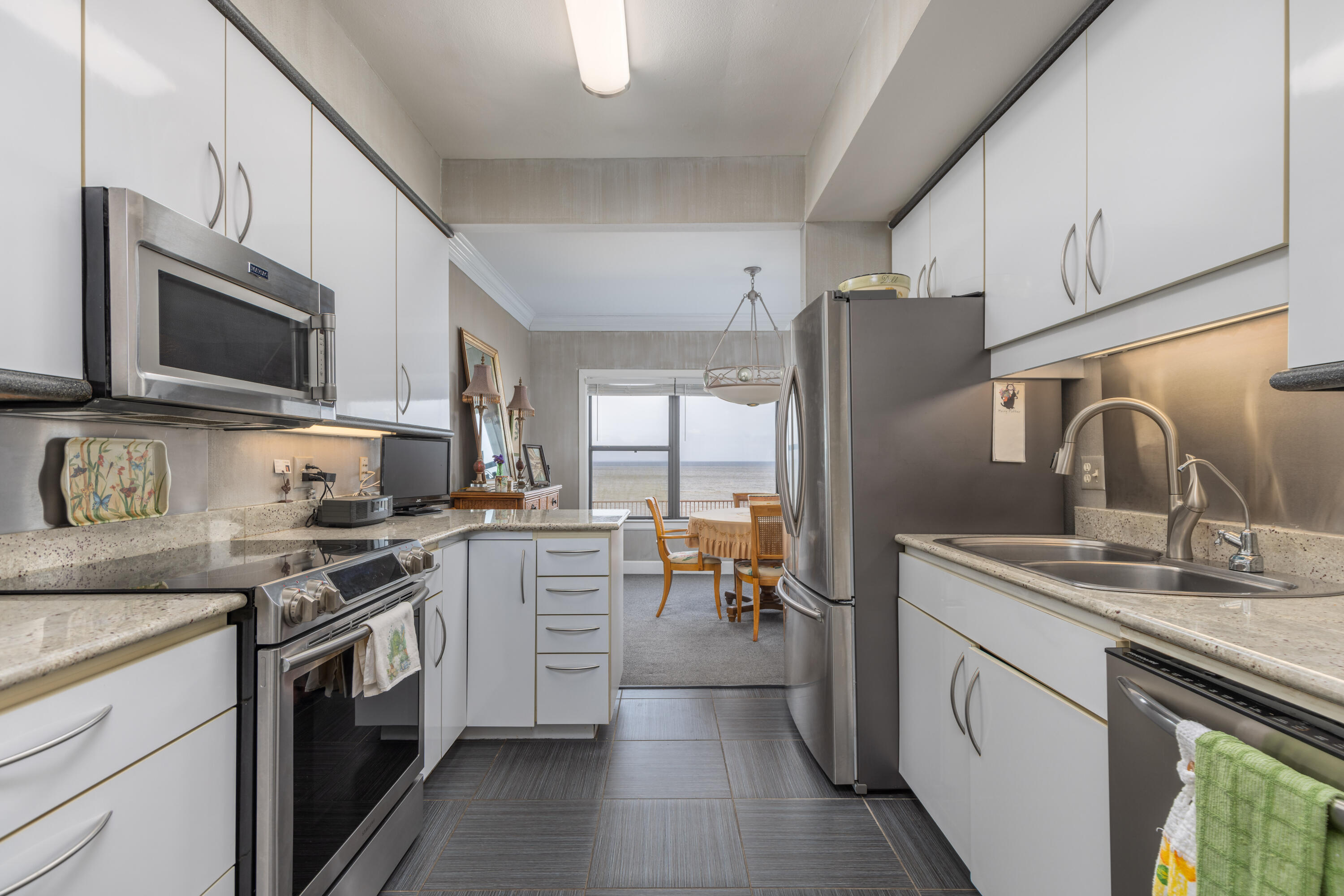 BAYBRIDGE CONDO - Residential