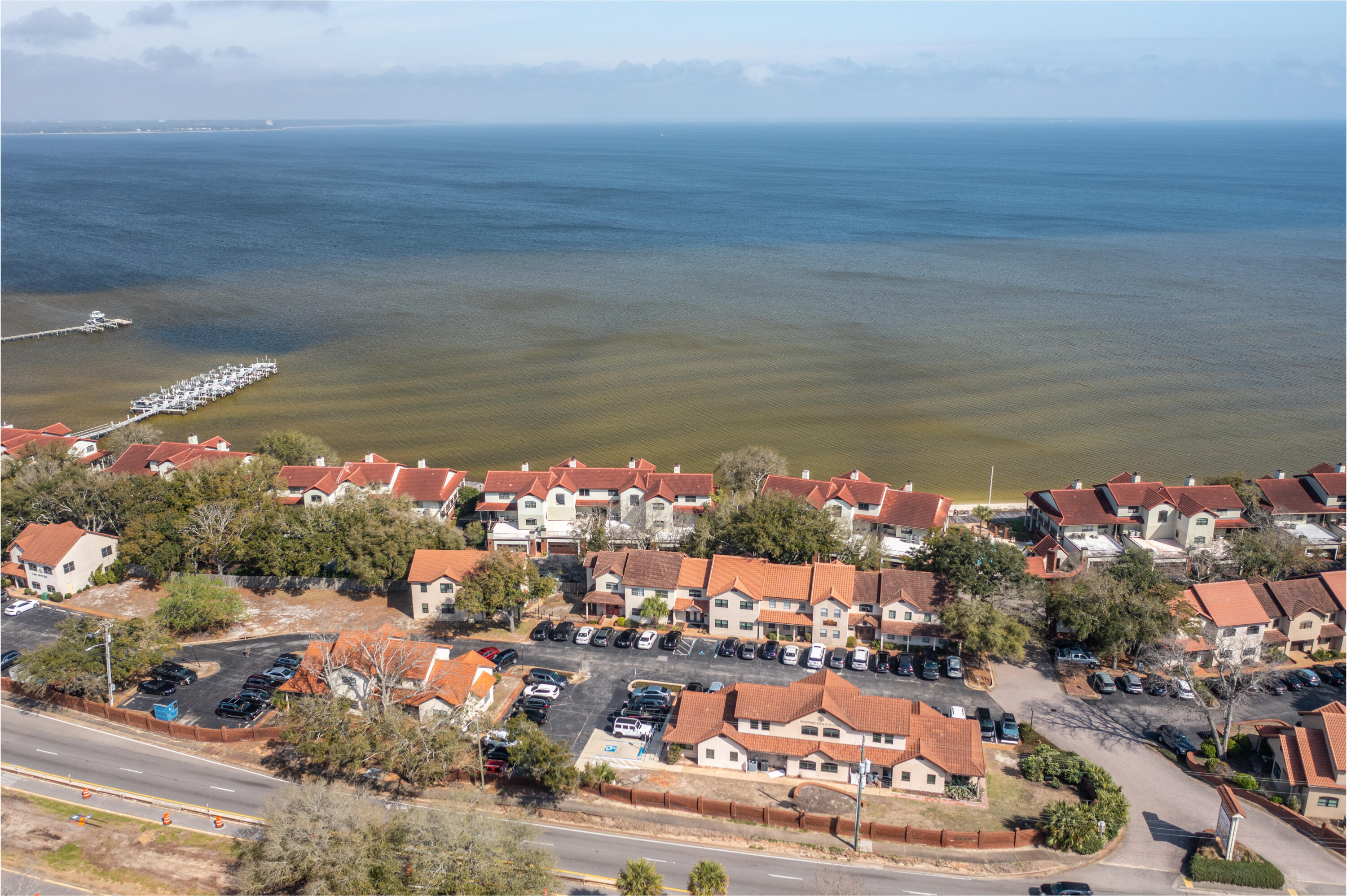 BAYBRIDGE CONDO - Residential