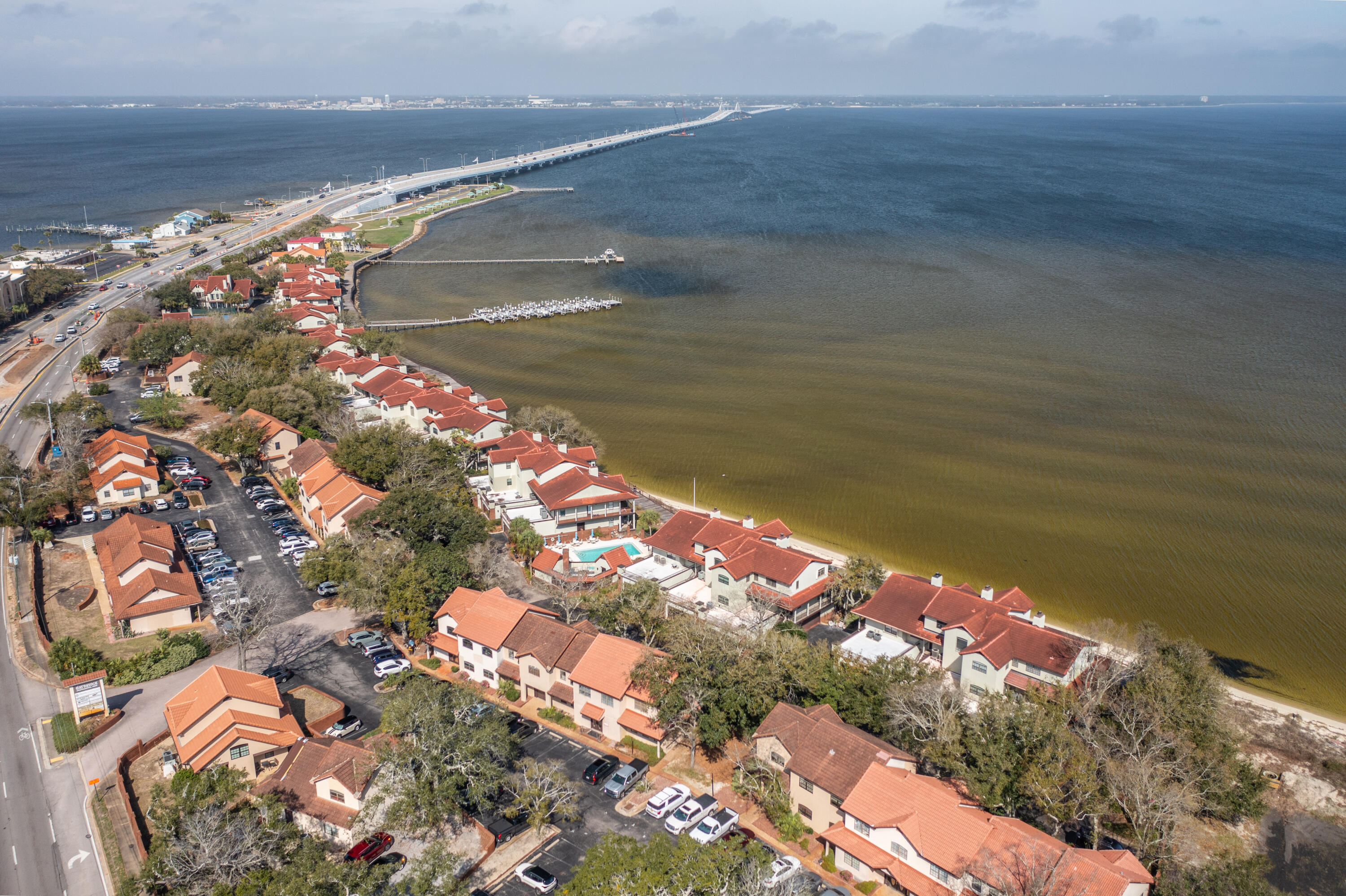 BAYBRIDGE CONDO - Residential