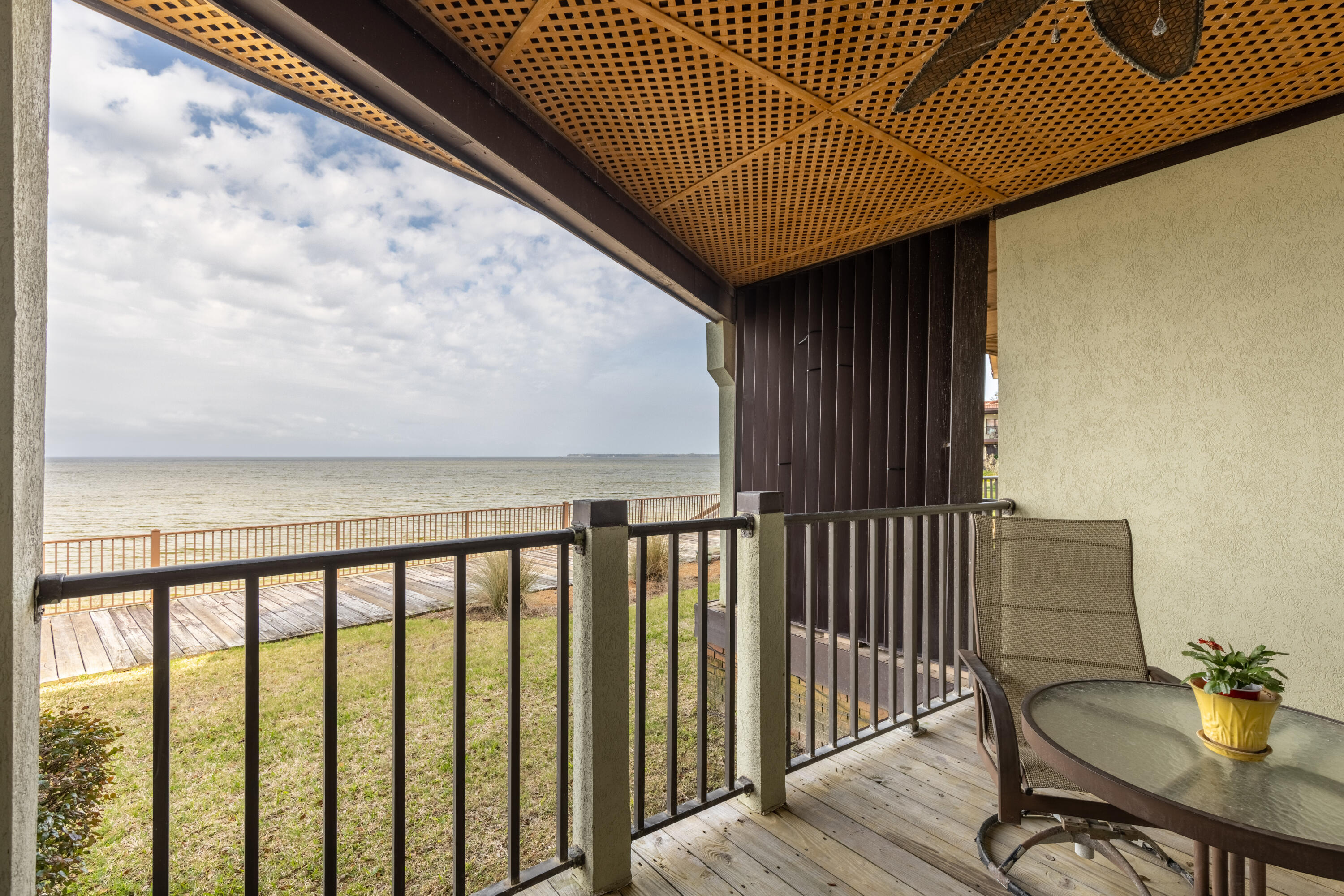 BAYBRIDGE CONDO - Residential