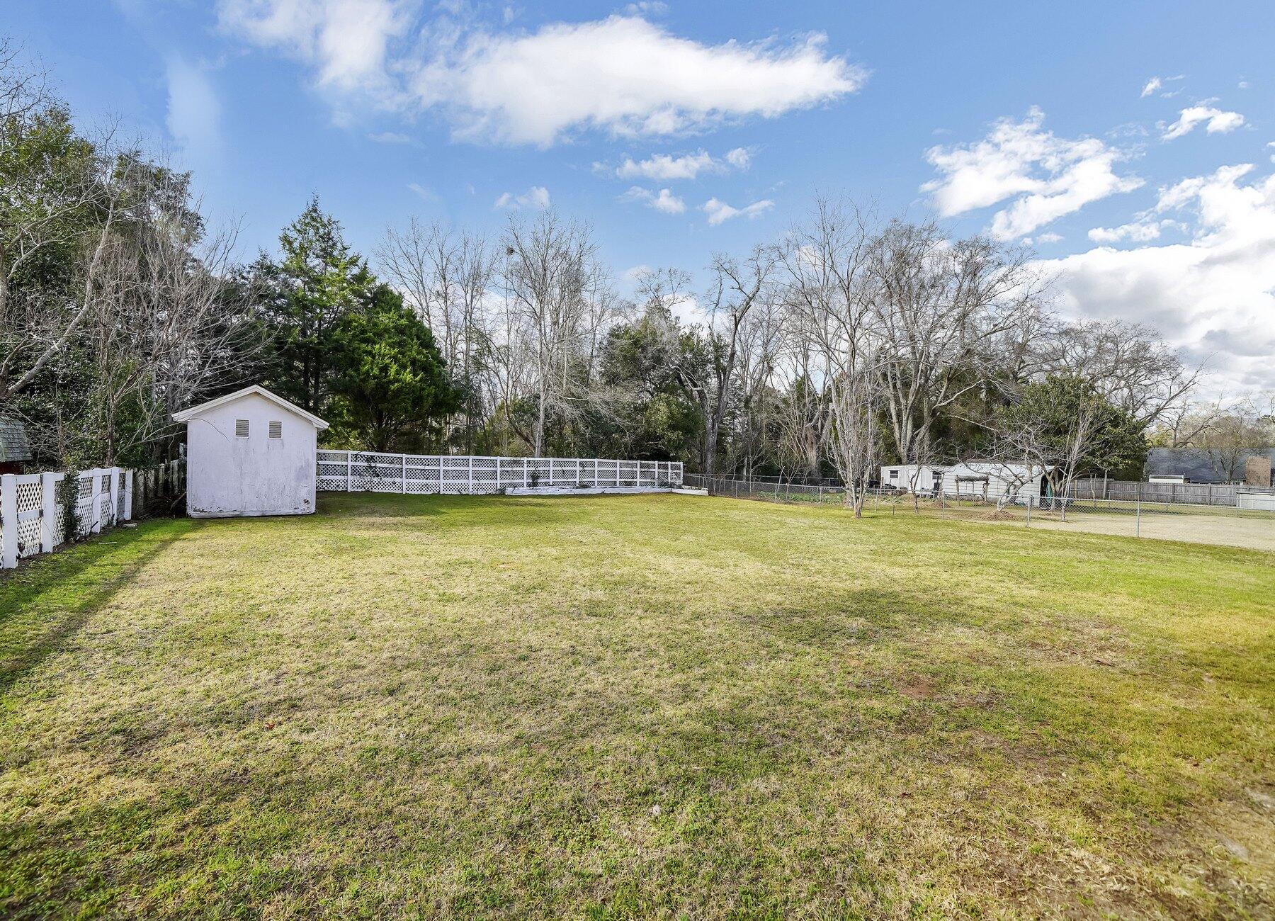 DOGWOOD ESTATES 1ST ADDN - Residential