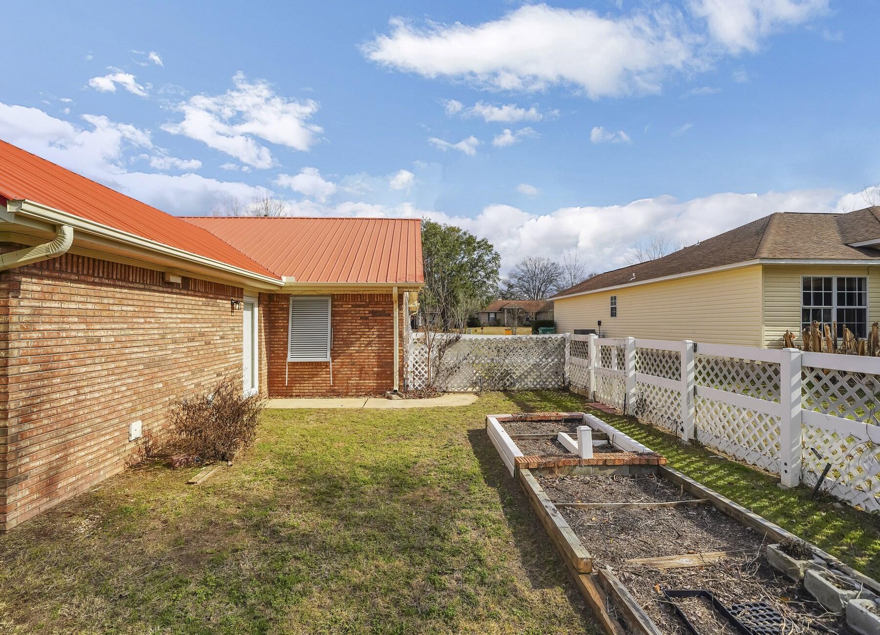 DOGWOOD ESTATES 1ST ADDN - Residential