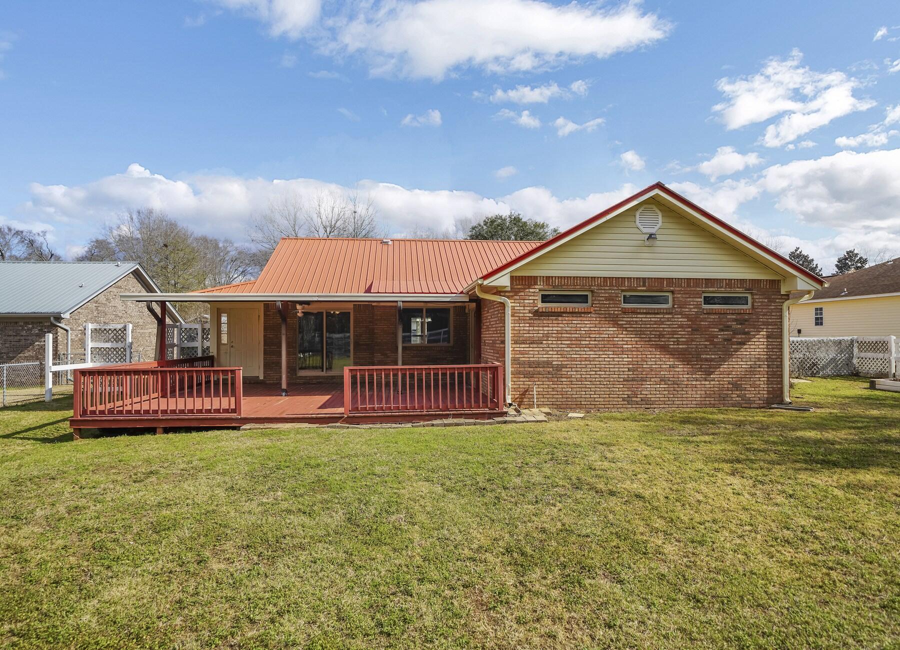 DOGWOOD ESTATES 1ST ADDN - Residential