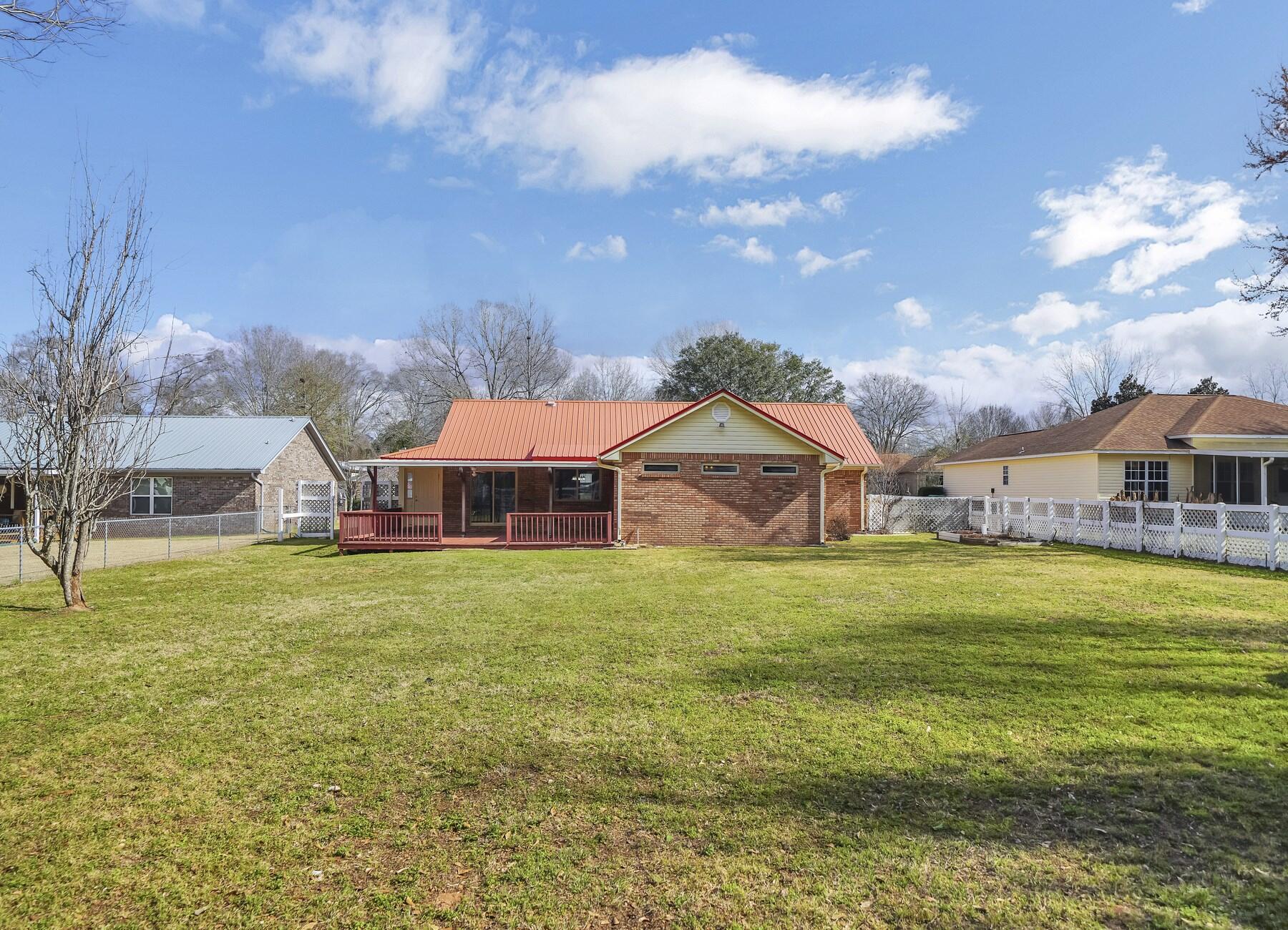 DOGWOOD ESTATES 1ST ADDN - Residential