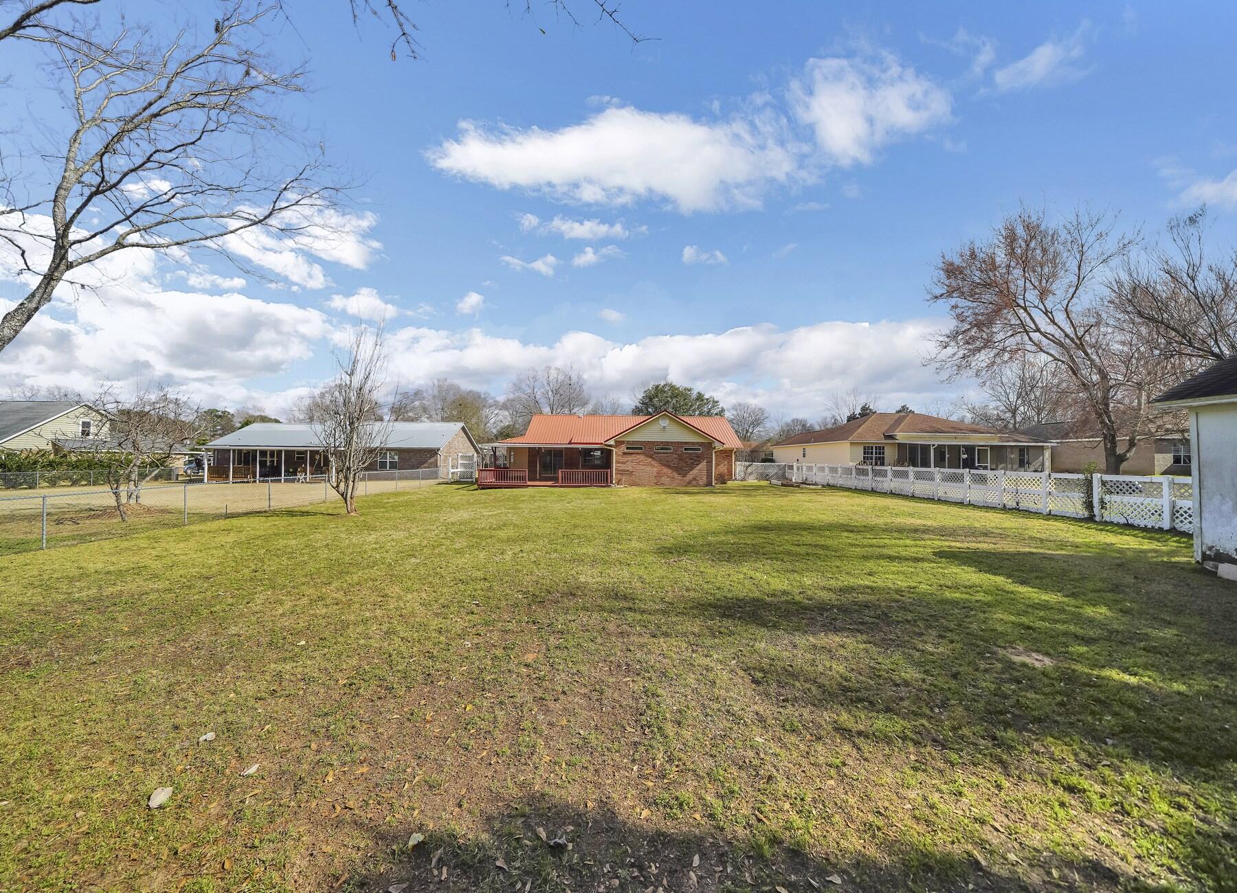 DOGWOOD ESTATES 1ST ADDN - Residential