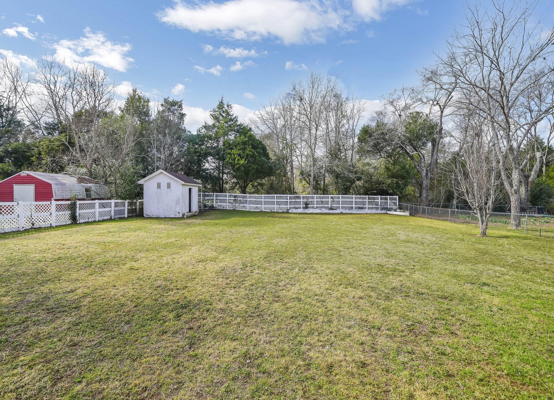 DOGWOOD ESTATES 1ST ADDN - Residential