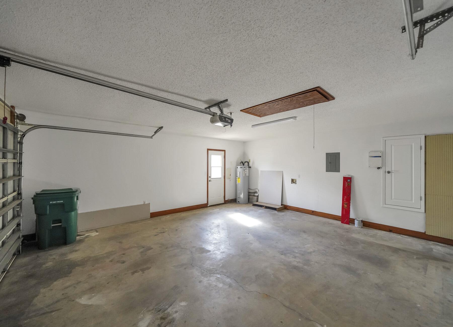 DOGWOOD ESTATES 1ST ADDN - Residential