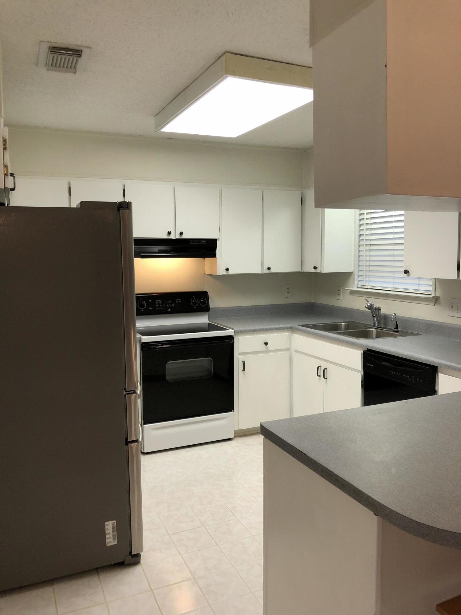 LAKE LORRAINE ESTATES - Residential