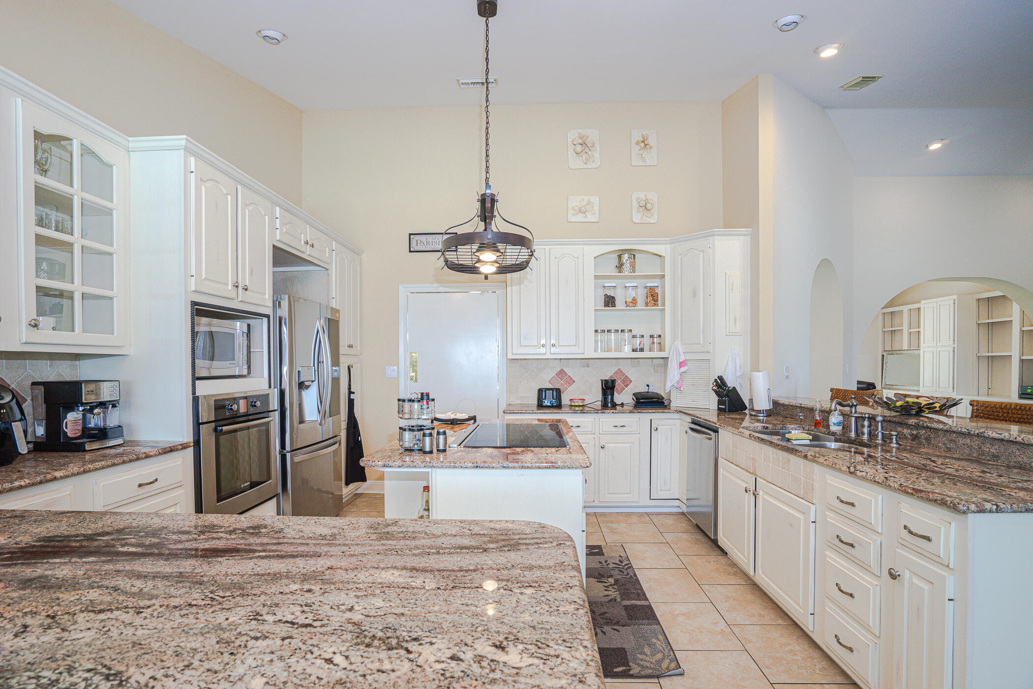 WHISPERING OAKS - Residential