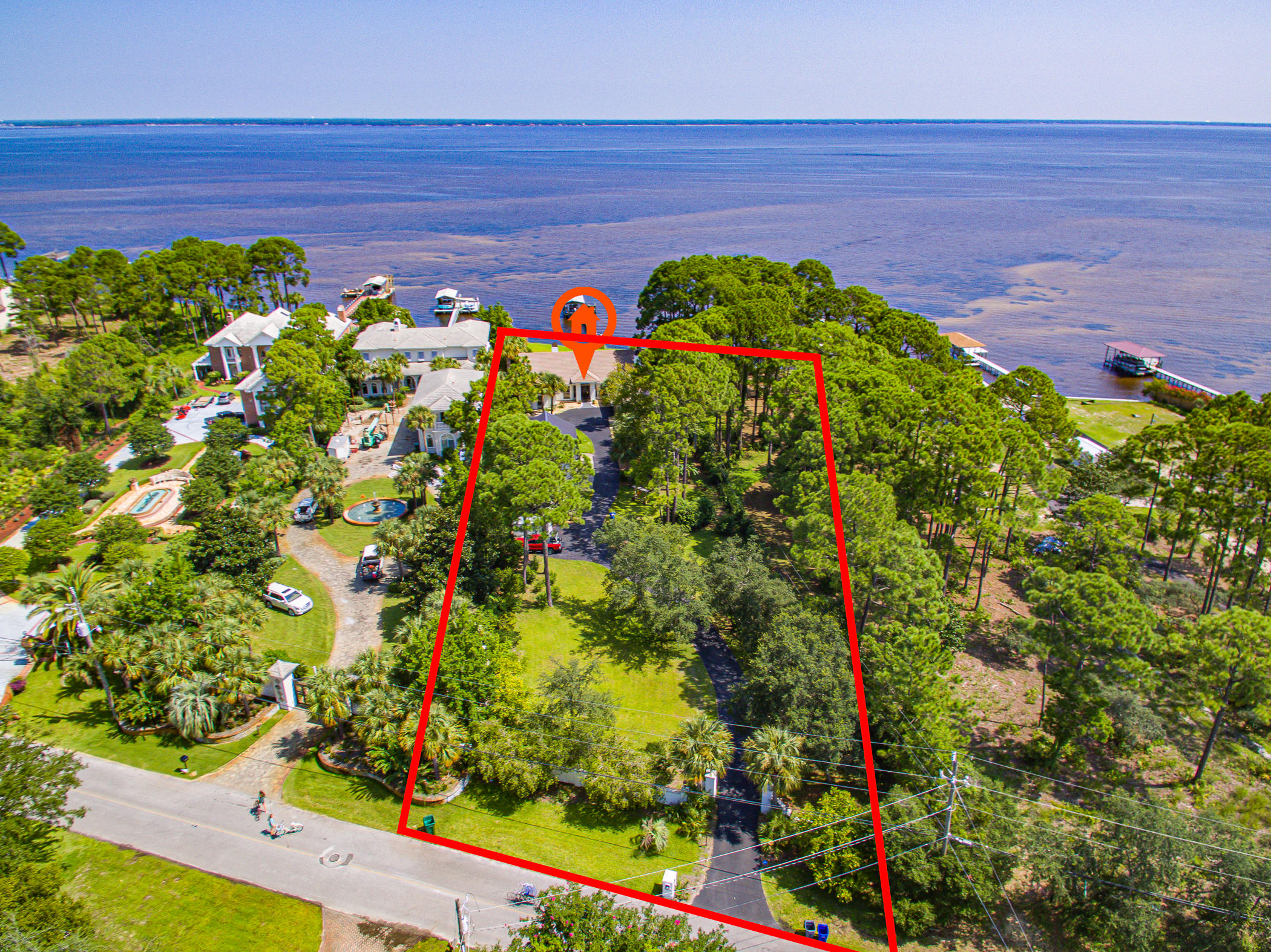 WHISPERING OAKS - Residential