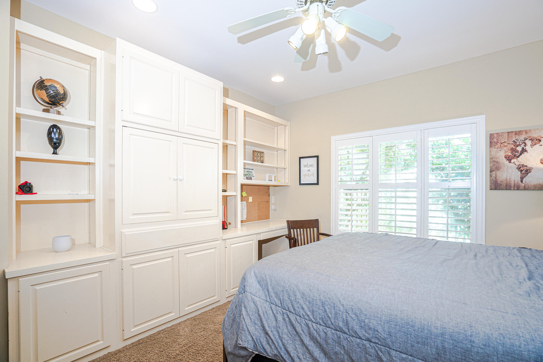 WHISPERING OAKS - Residential