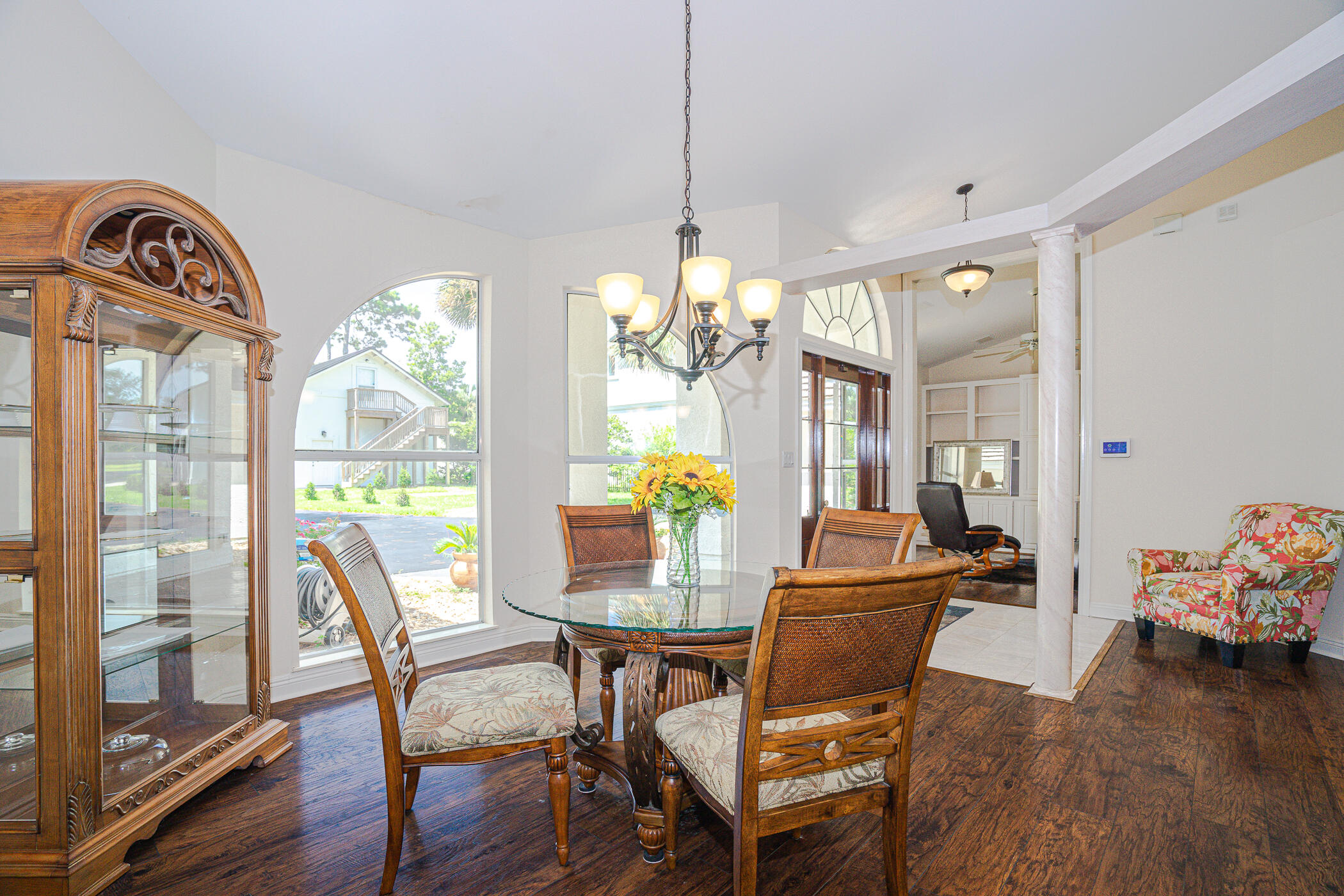 WHISPERING OAKS - Residential